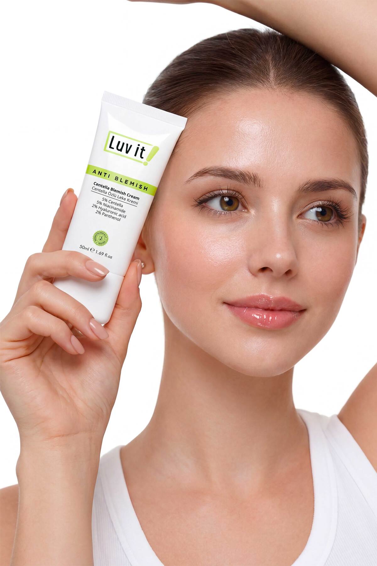 کرم مرطوب کننده ضد لک Centella با هیالورونیک اسید حجم 50 میلی لیتر Luv it!