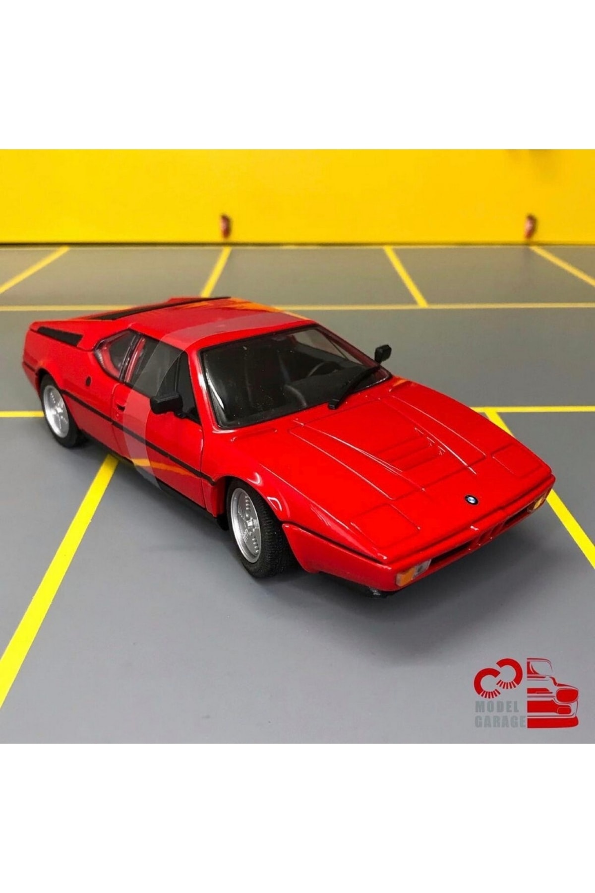 مدل خودرو BMW M1 1 24 SCALE C&amp;C MODEL GARAGE DIECAST METAL CAR اورجینال WELLY