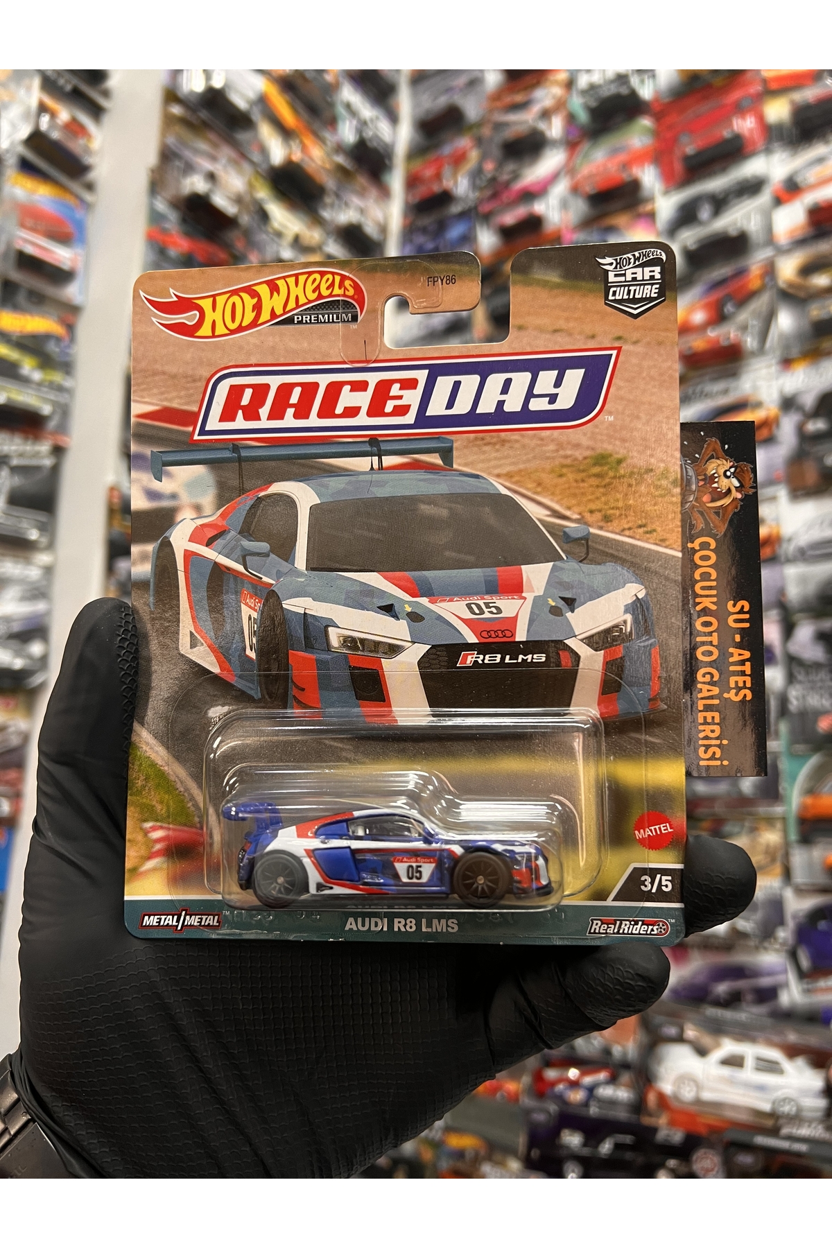 ماشین بازی هات ویلز AUDI R8 LMS PREMIUM اورجینال HOT WHEELS