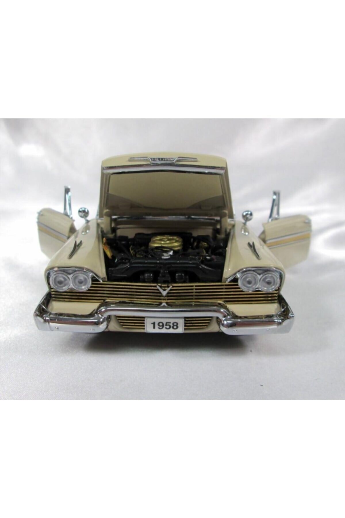 مدل خودرو MOTORMAX 1958 PLYMOUTH FURY CREAM 1:18 ماشین اورجینال Motor Max