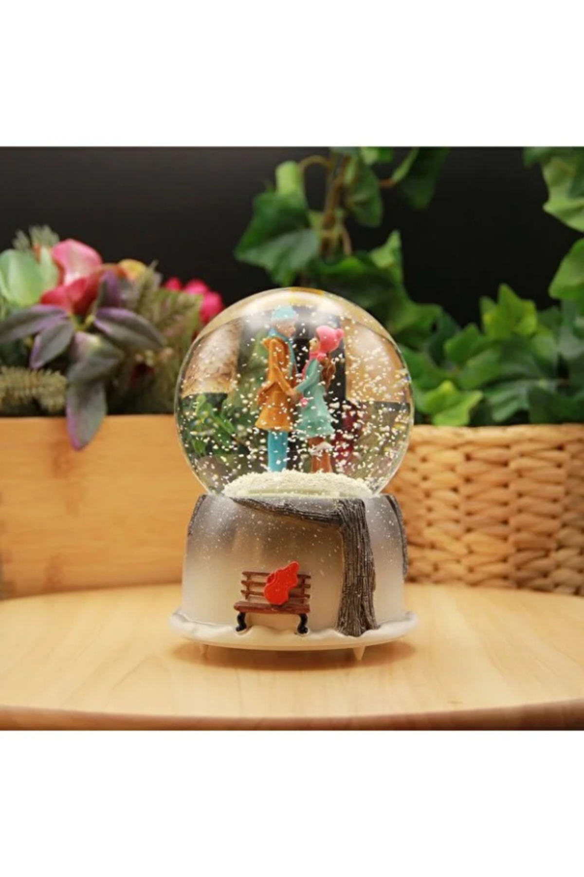 گوی برفی عاشقانه عشق با اندازه متوسط ​​روشنایی موزیک عاشق SNOW GLOBE از ترکیه Tohana
