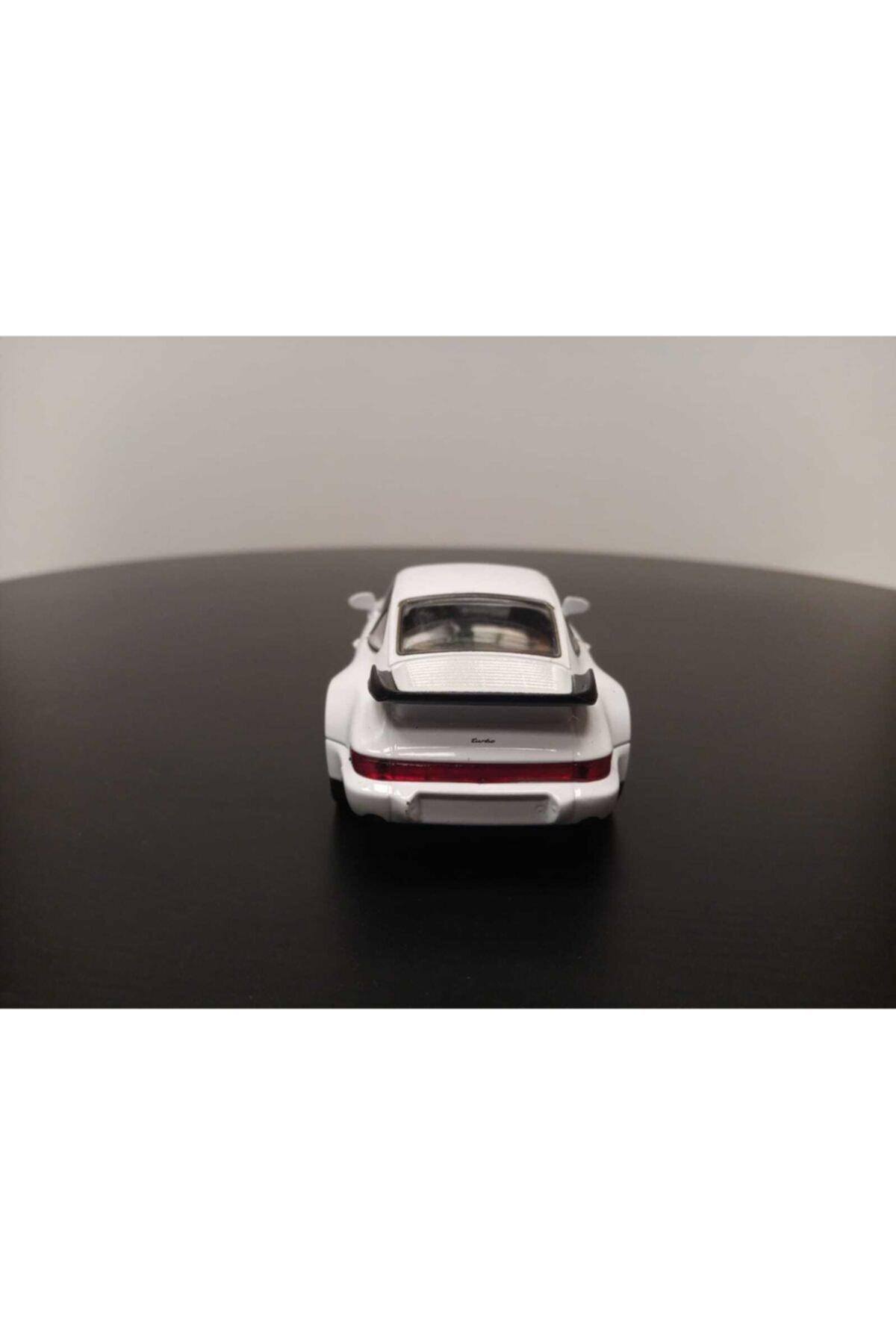 مدل خودرو 1:36 PORSCHE 911 TURBO DIECAST PULL &amp; DROP CAR MODEL سفید اورجینال WELLY