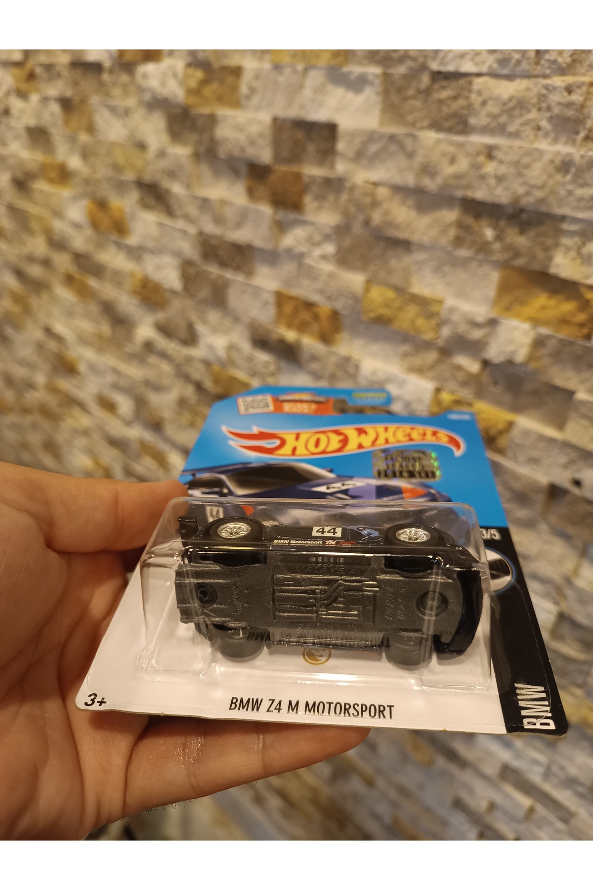 ماشین اسباب بازی 2016 HUNT SUPER TREASURE BMW Z4 M MOTORSPORT NEW ON CARD هات ویلز اورجینال HOT WHEELS