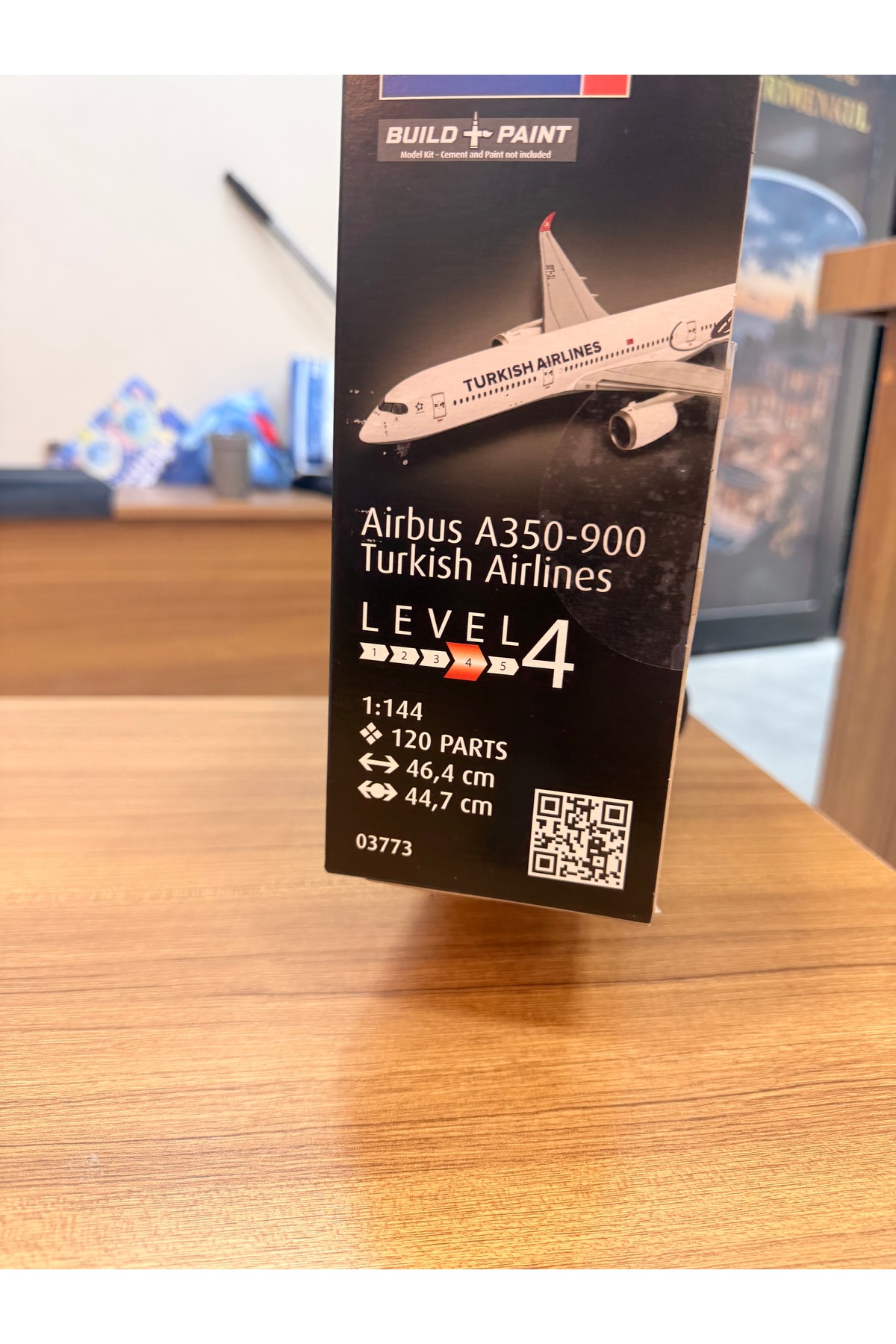 مدل خودرو AIRBUS A350 900 1 144 SCALE AIRPLANE MODEL – 45.4 CM از ترکیه REVELL