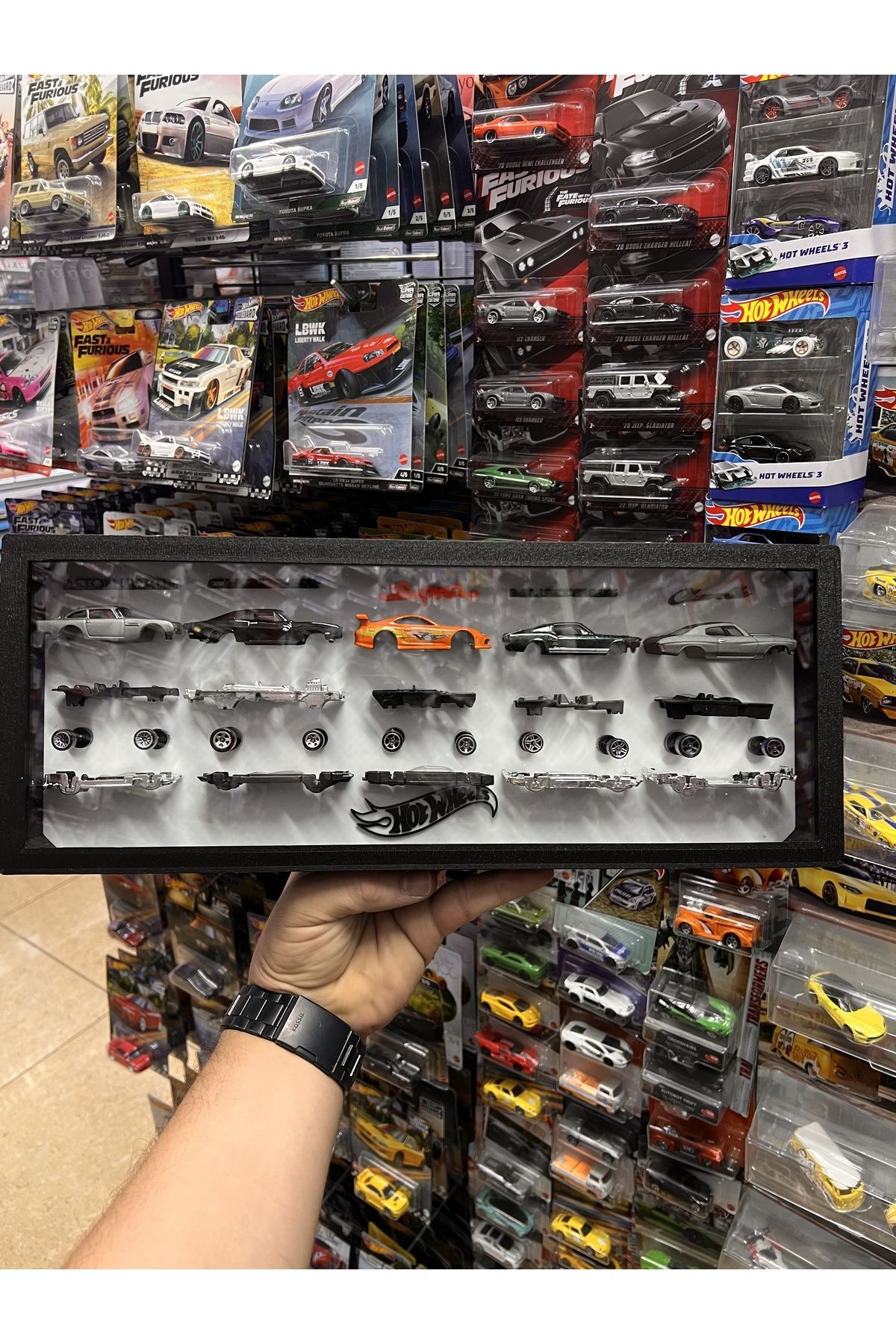ماشین اسباب بازی دیوراما سریع و خزنده هات ویلز اورجینال HOT WHEELS