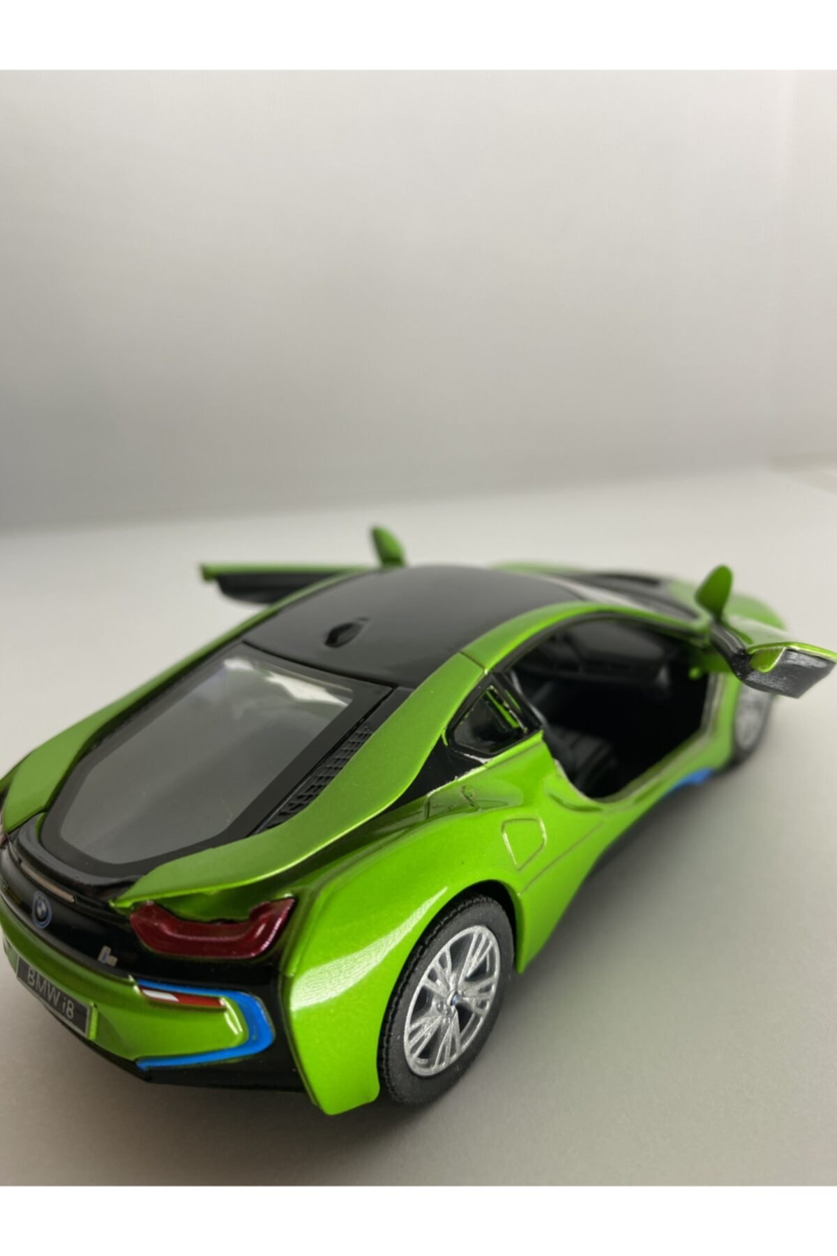 مدل خودرو ماشین اسباب بازی فلزی BMW I8 چک و دارای مجوز DROP اورجینال Diecast