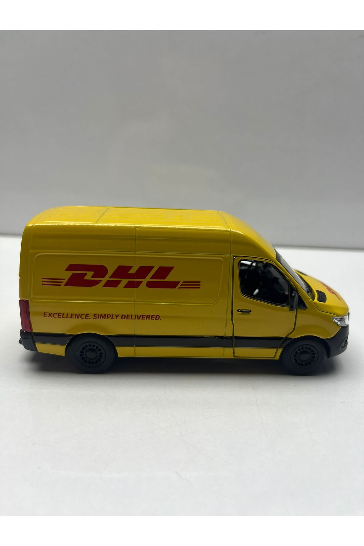 ماشین اسباب بازی مرسدس بنز اسپرینتر DIECAST مینی بوس باری DHL اصل 4 درب باز ارسال بررسی دراپ afreyz oyuncak