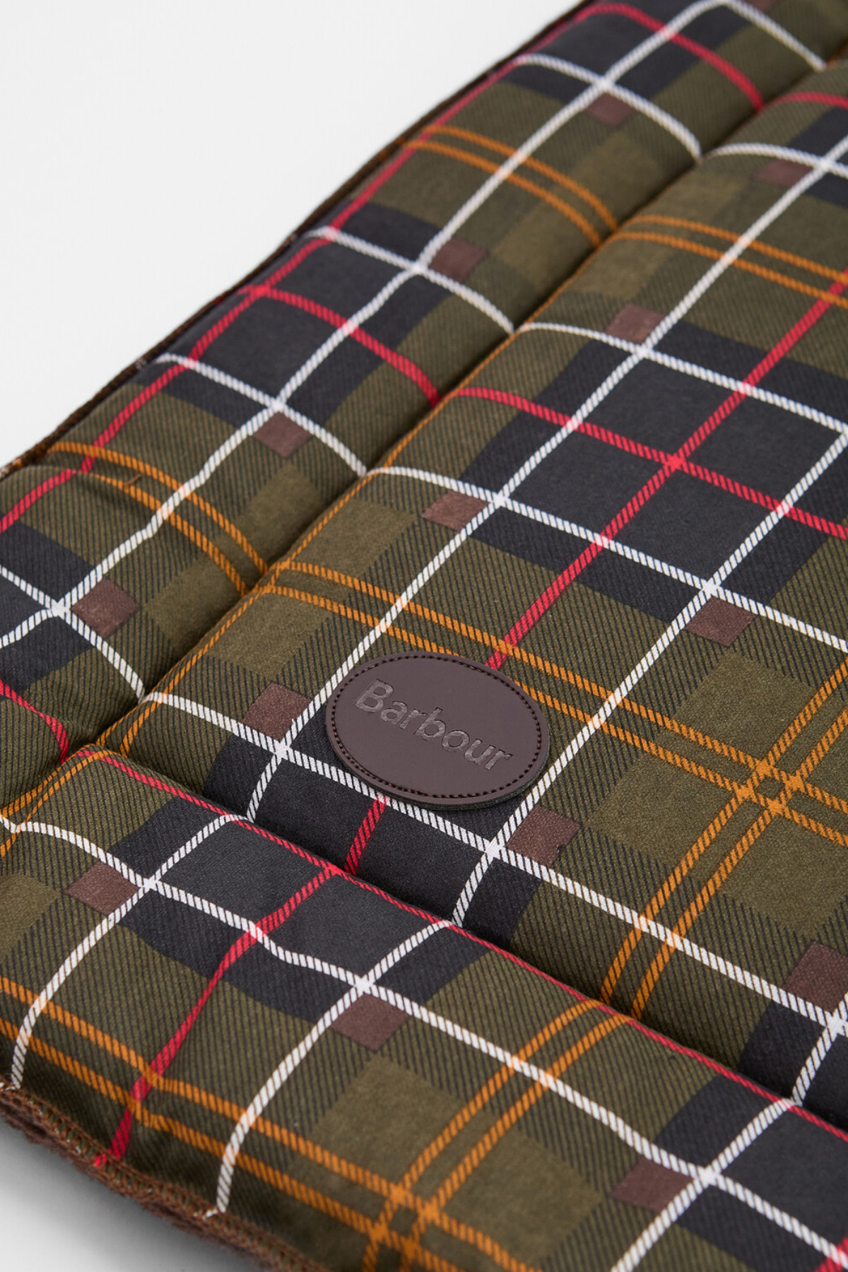 تشک سگ باربور Barbour مدل TN11 Classic Tartan