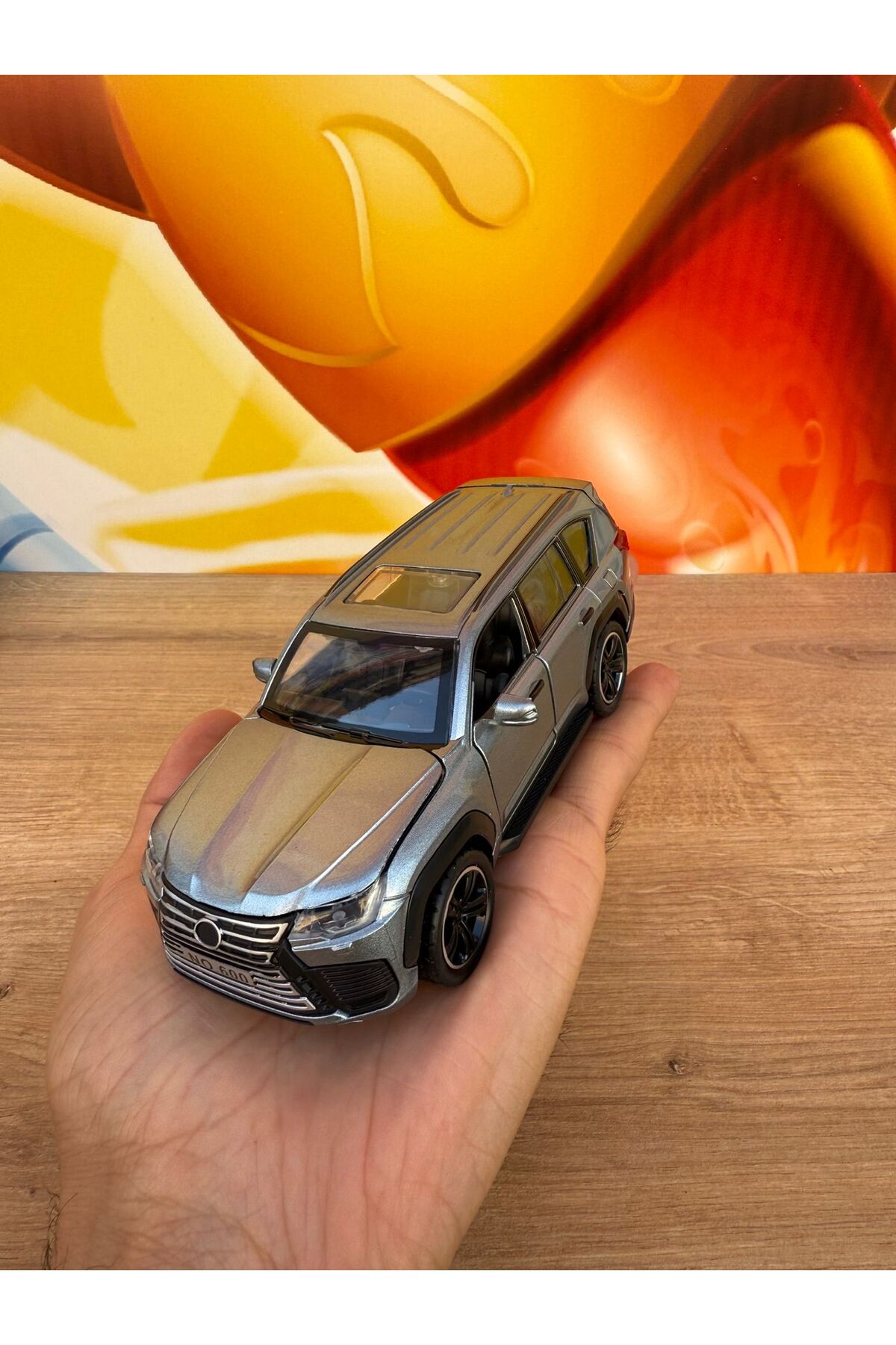 مدل خودرو لکسوس JEEP DIECAST CAR SMOKED DESERT LEXUS 570 MODEL درهای باز شونده با صدا و نور اورجینال scntoys