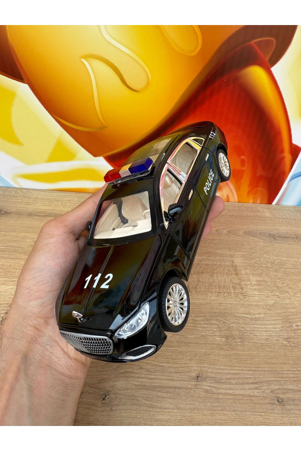 مدل خودرو مرسدس بنز مایباخ S680 پلیس DIECAST 1:24 ماشین فلزی سایز بزرگ با چراغ باز شدن در صندوق عقب اورجینال scntoys