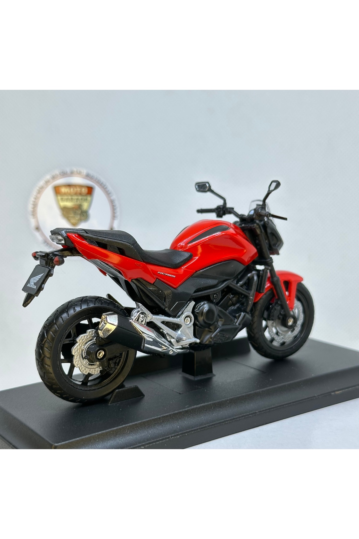 مدل خودرو موتورسیکلت هوندا NC750S 1:18 DIECAST اورجینال Maisto Diecast