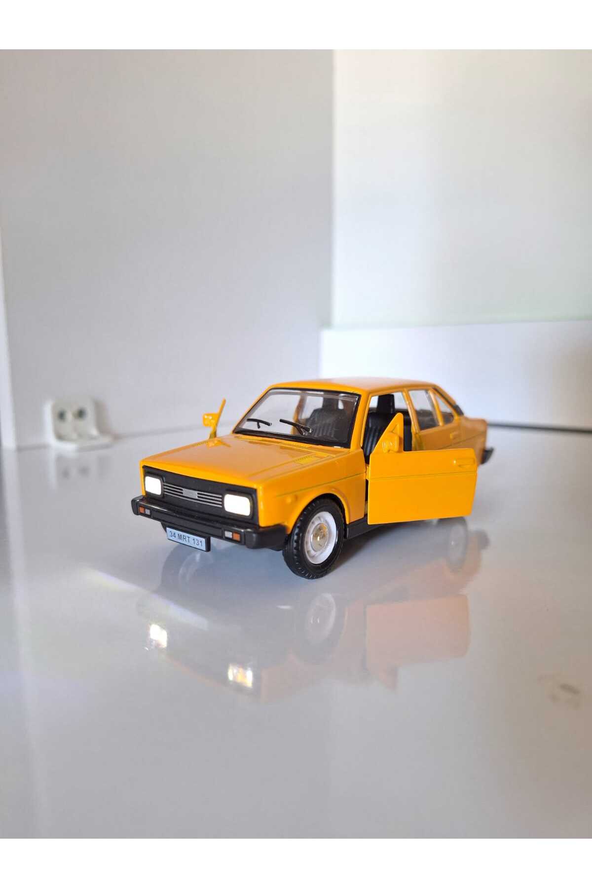 ماشین اسباب بازی وسیله نقلیه فلزی MURAT 131 هات ویلز اورجینال HOT WHEELS