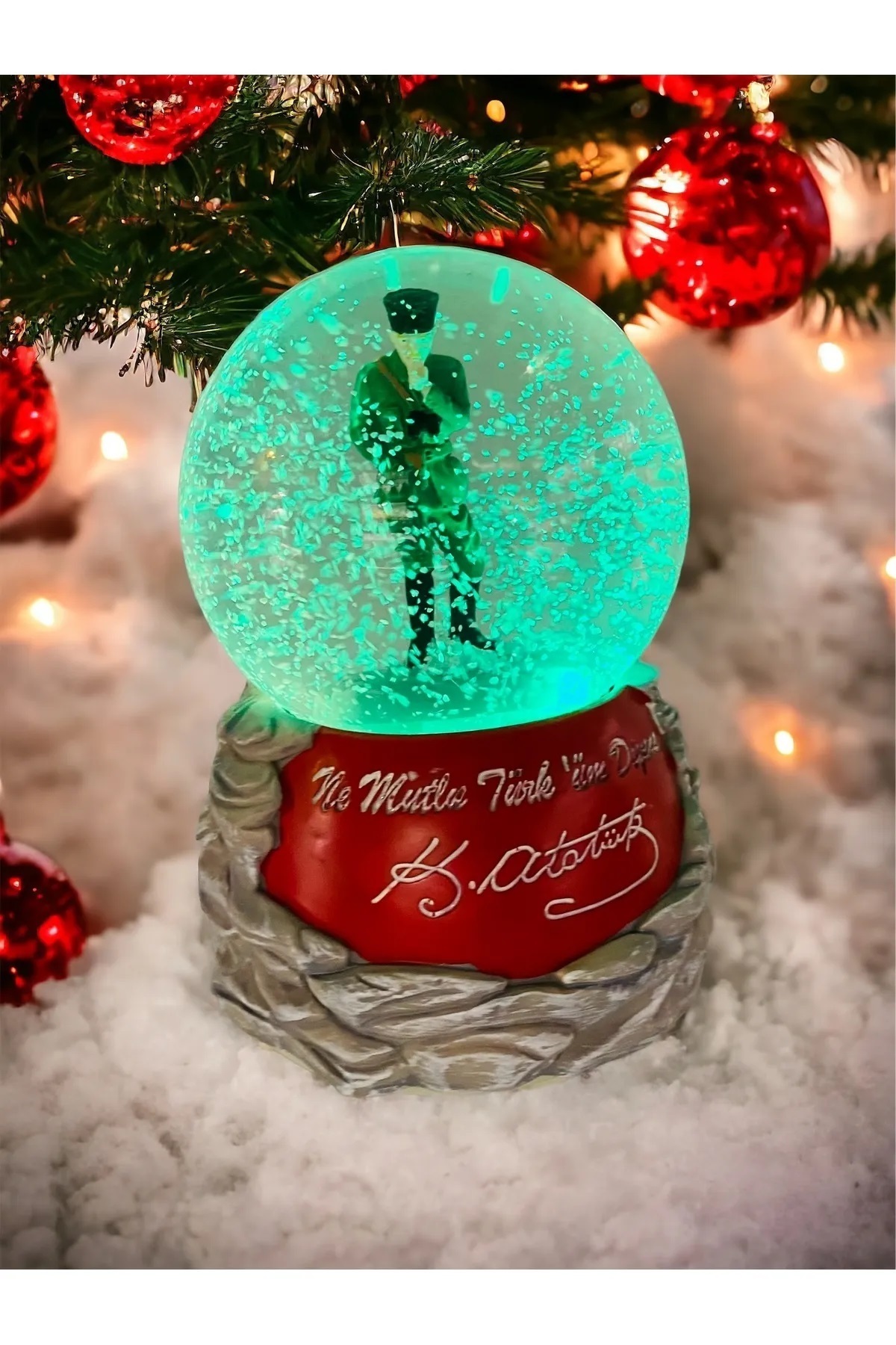 گوی برفی RGB SNOW GLOBE آتاتورک سایز بزرگ با نور موسیقی و اسپری پخش اسفند ماه ازمیر از ترکیه teknotrust