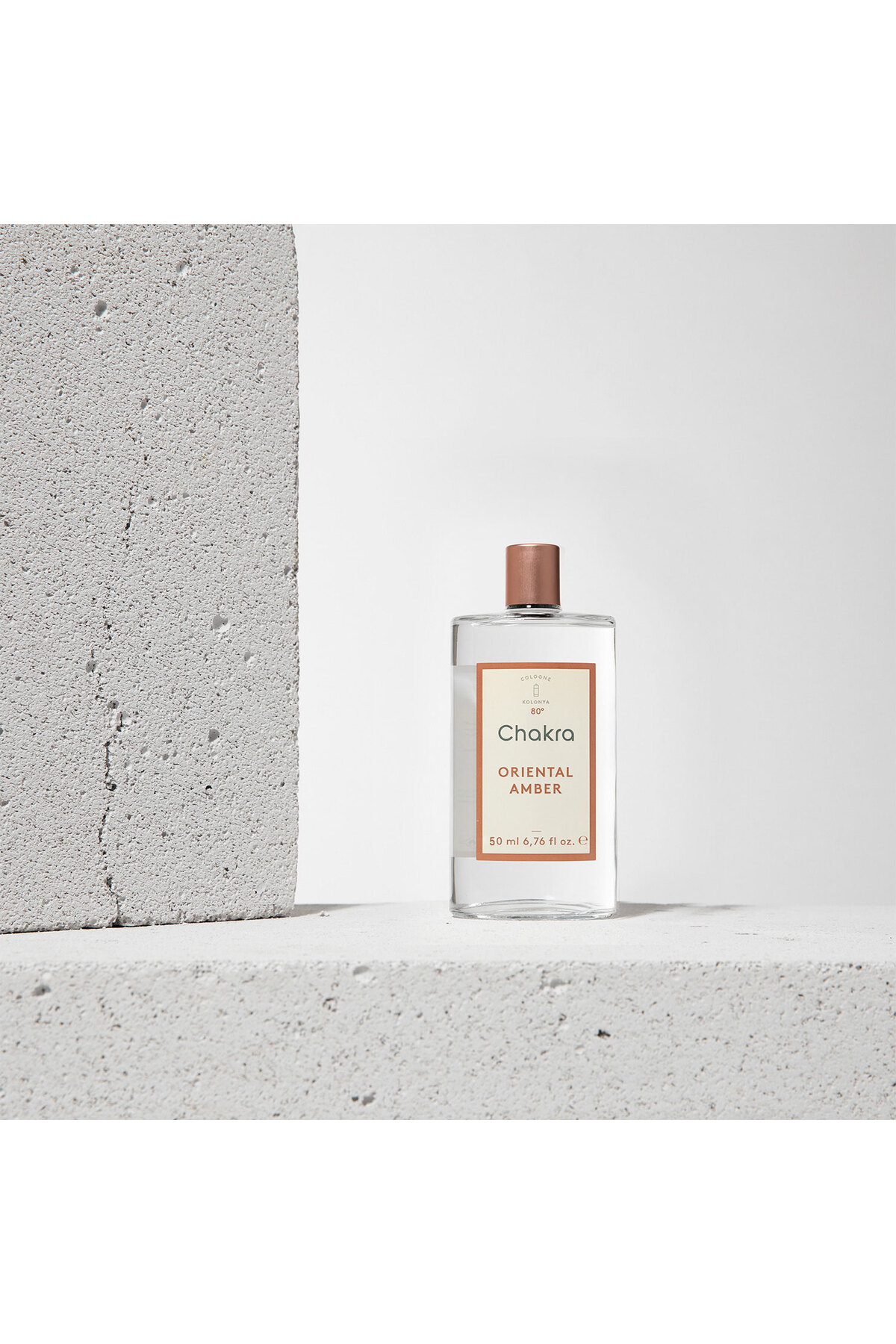 کلونیا 50 میلی‌لیتری عطر شرقی آمبر با رایحه دلپذیر Chakra