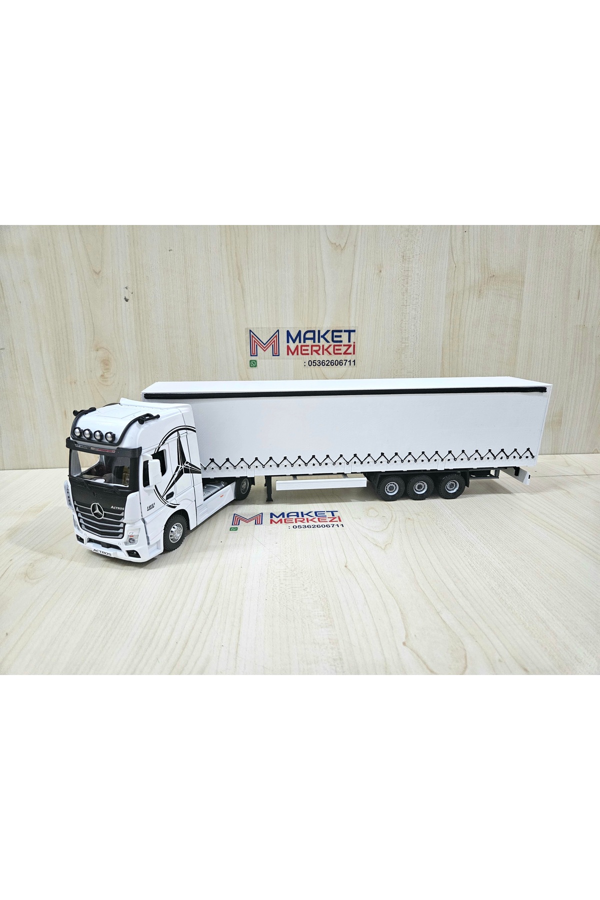مدل خودرو نیم متر طول 1 36 MERCEDES ACTROS TILT TRUCK MODEL نام نوشته شده سفید اورجینال Maket