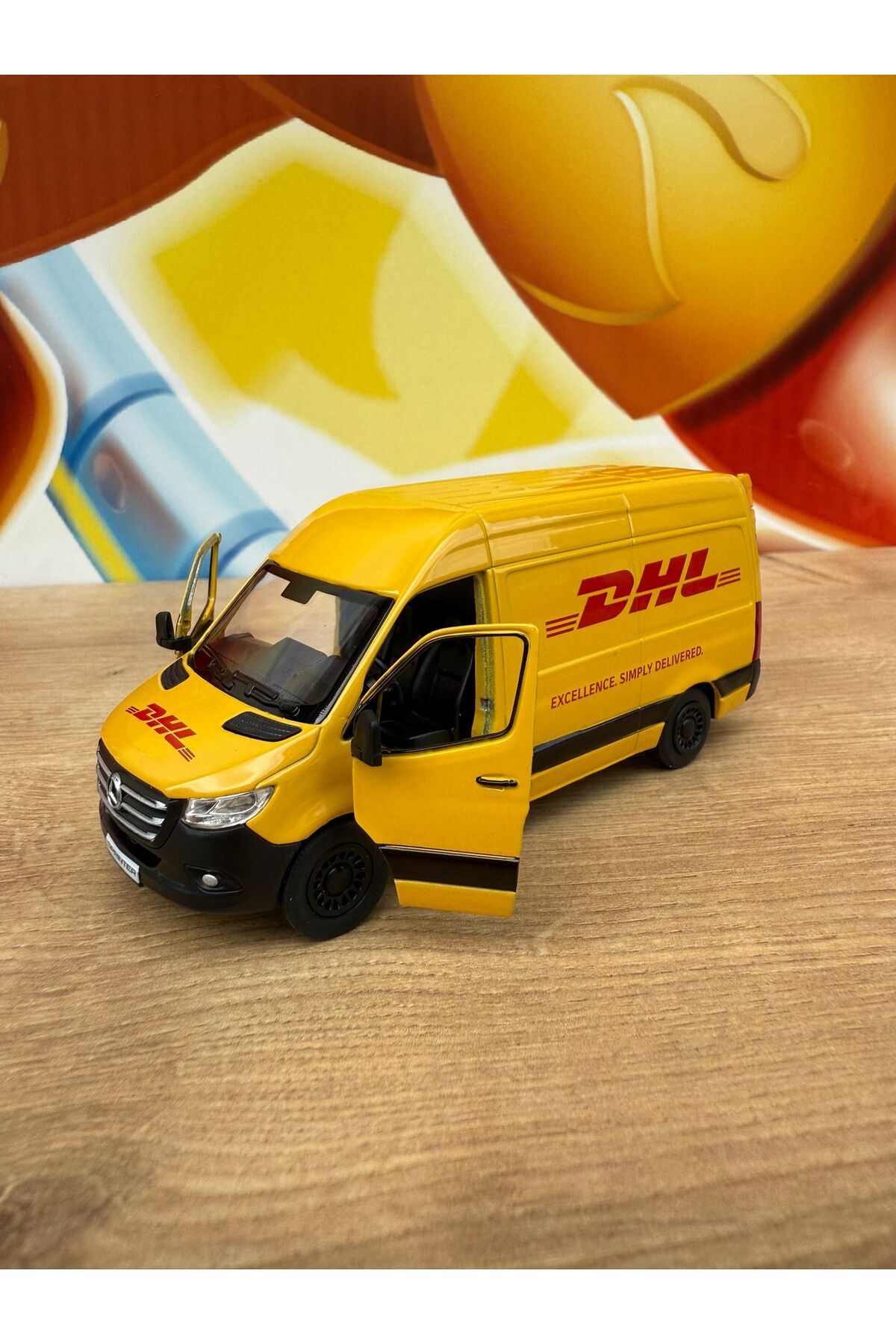 ماشین اسباب بازی MERCEDES BENZ SPRINTER DHL CAR DIECAST CARGO MINIBUS 12CM scntoys