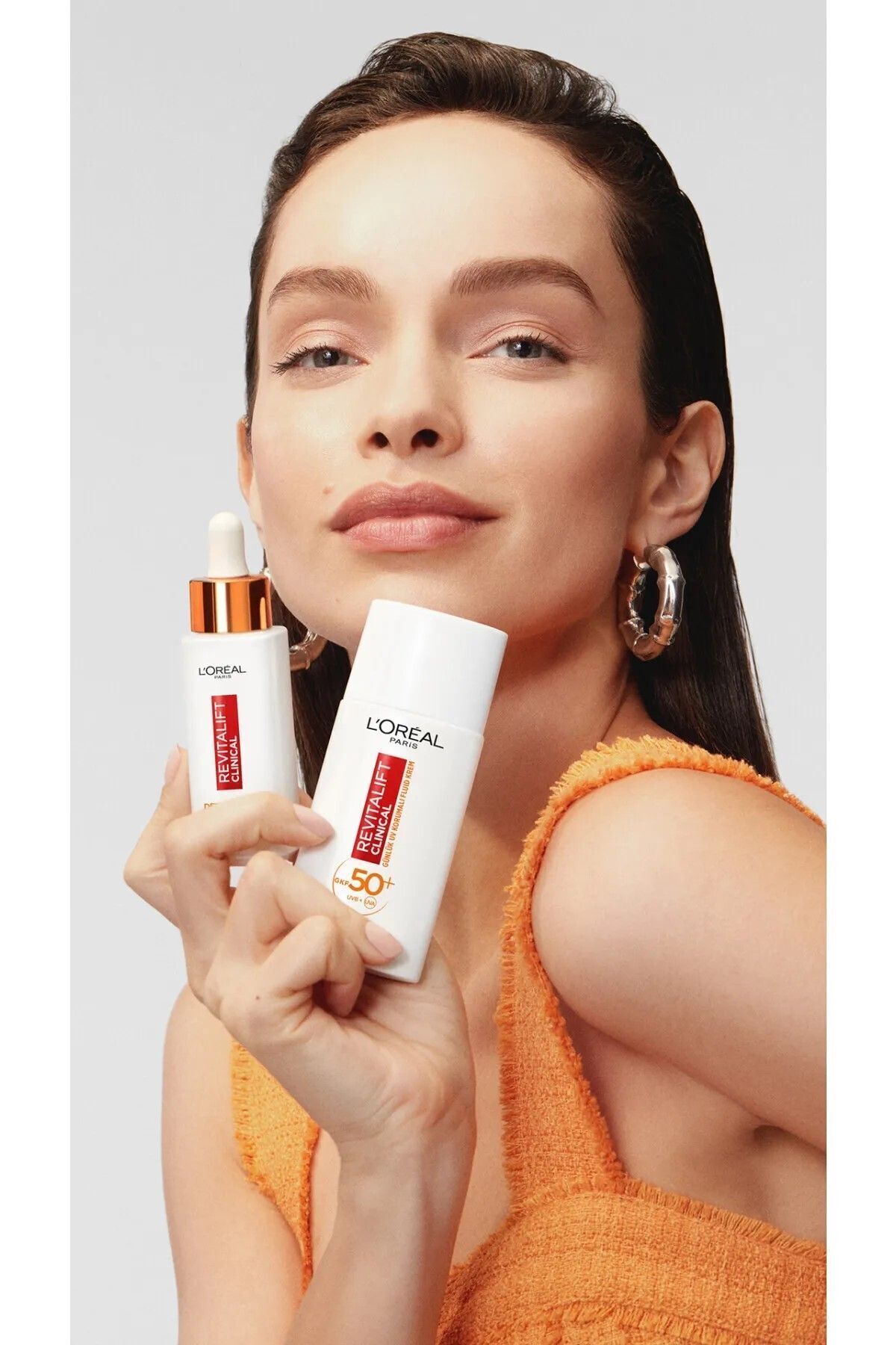کرم ضد آفتاب صورت REVITALIFT CLINICAL SPF 50 میل + ویتامین C روشنایی سرم 30ML L'Oreal Paris