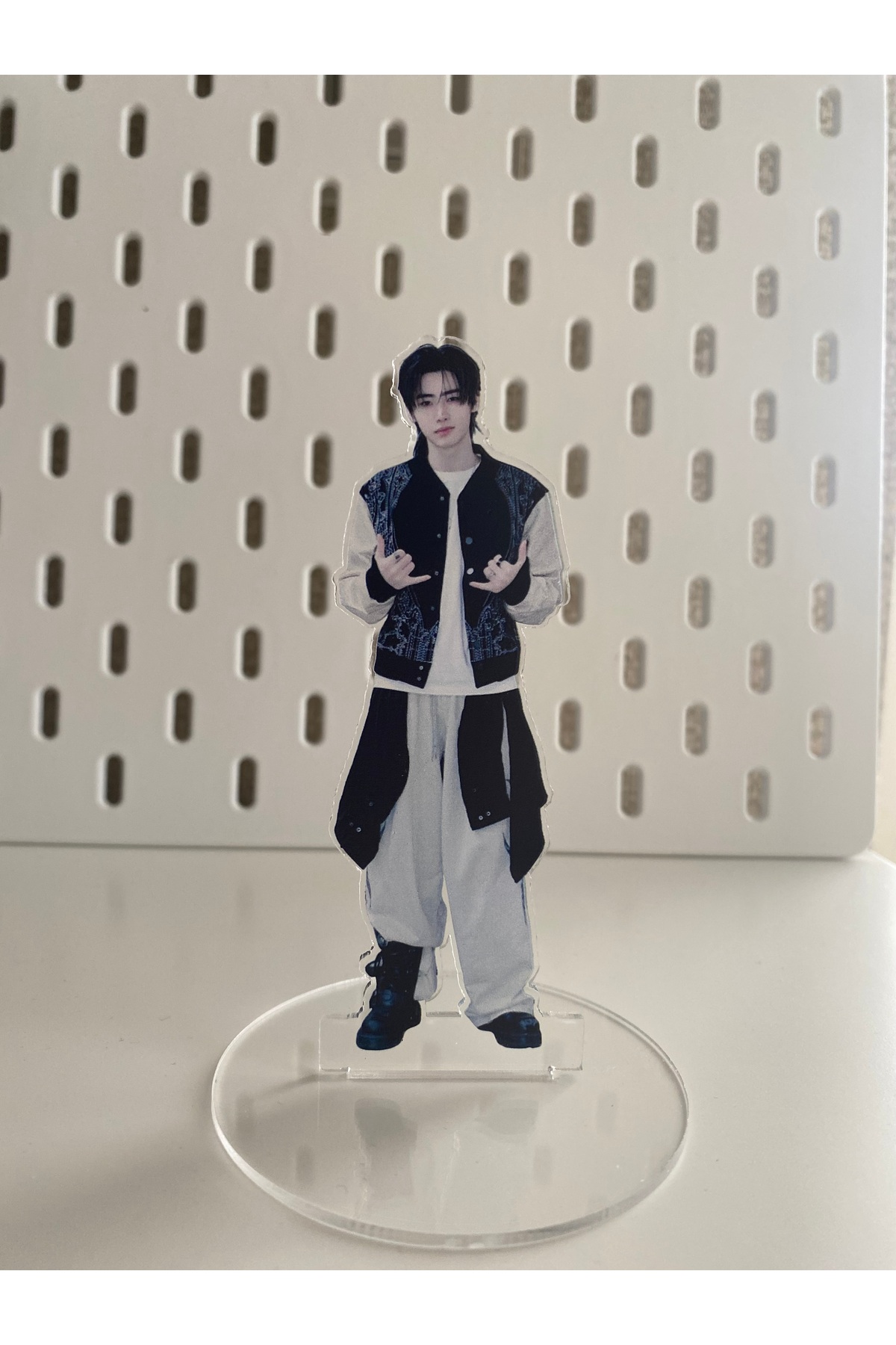 فیگور پایه پلکسی گلاس اکریلیک انهایپن KPOP GROUP SUNGHOON از ترکیه Hara Company