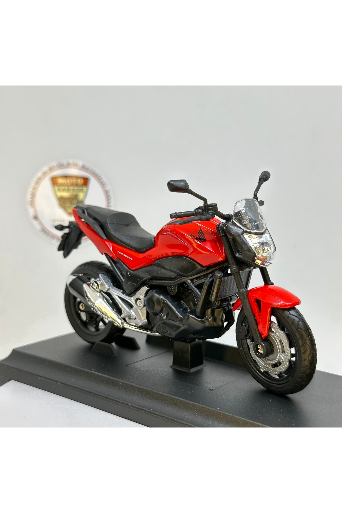 مدل خودرو موتورسیکلت هوندا NC750S 1:18 DIECAST اورجینال Maisto Diecast