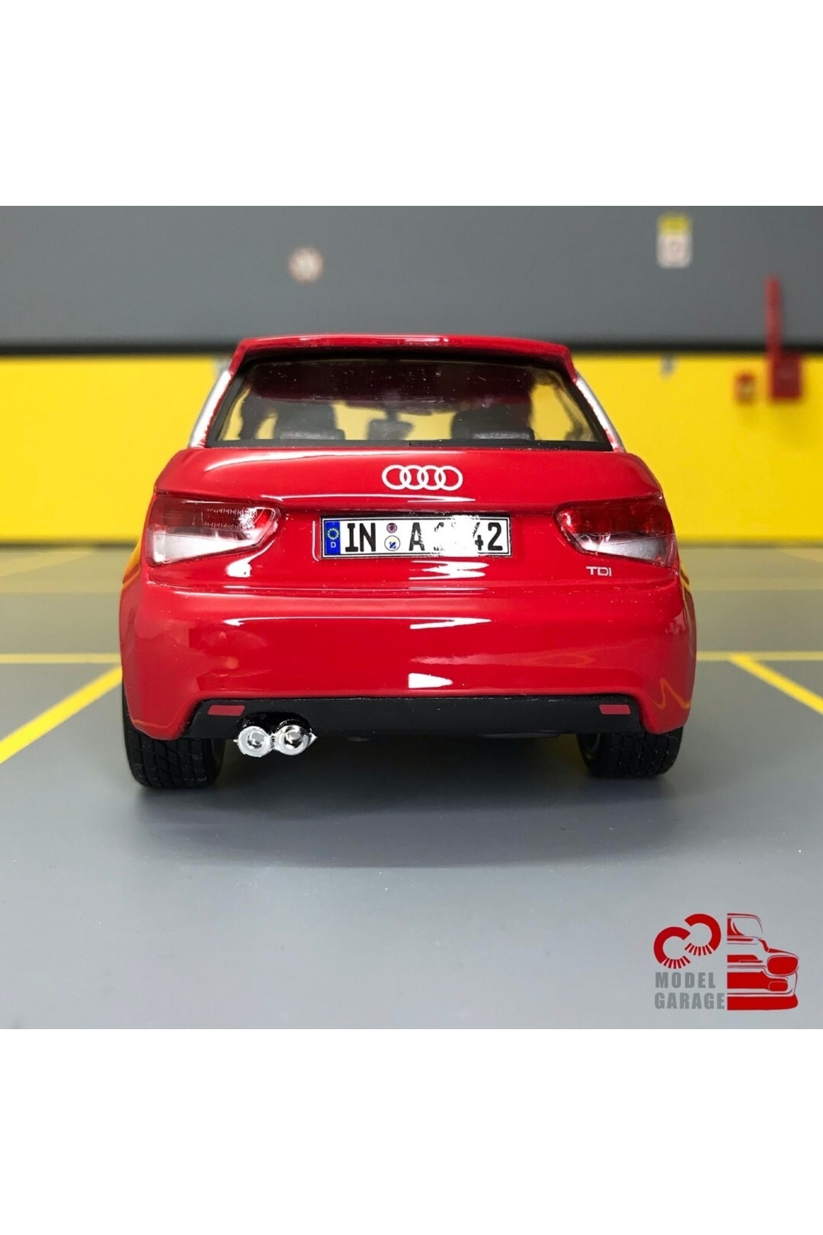 مدل خودرو AUDI A1 1 24 SCALE C&amp;C MODEL GARAGE DIECAST METAL CAR اورجینال Burago
