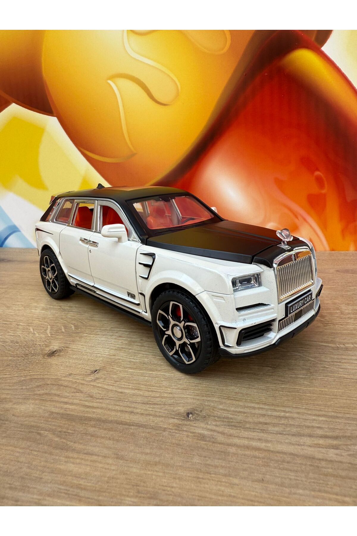 مدل خودرو DIE CAST ROLLS ROYCE SUV متال رولز رویس درهای بازشو نور صدا ماشین 22 سانتی متر اورجینال scntoys