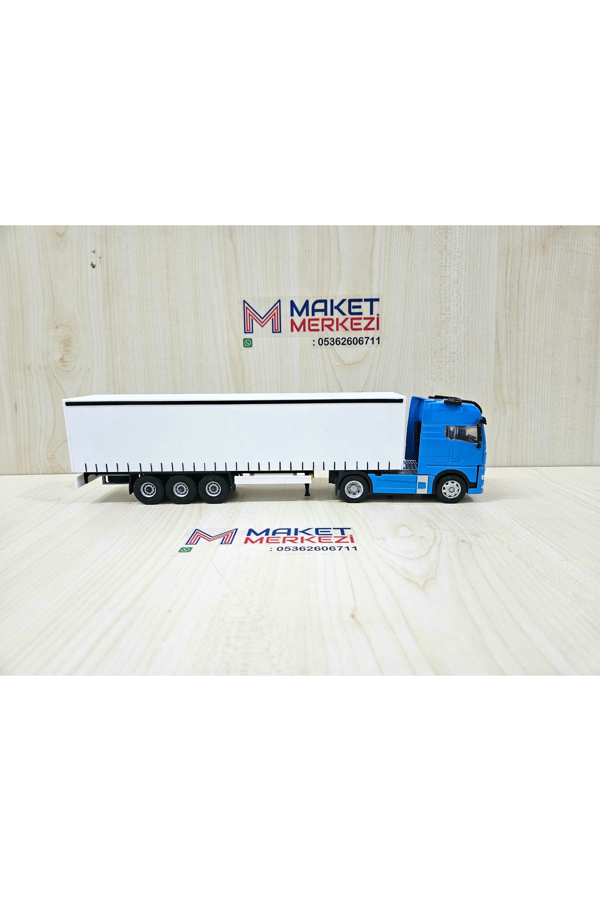 مدل خودرو کامیون BLUE MAN TGX GX به طول 30 سانتی متر در مقیاس 1 50 نام شرکت را می توان نوشت اورجینال Maket