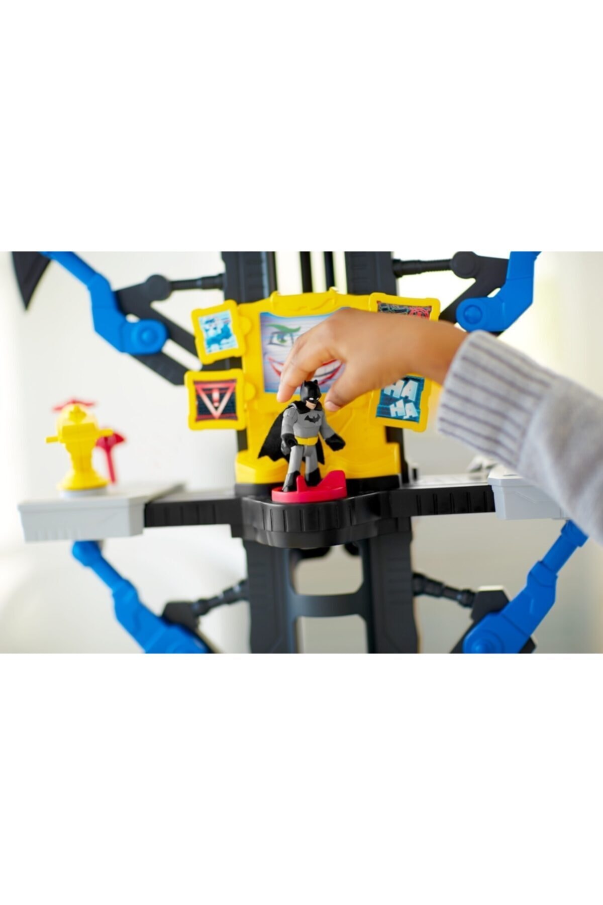 اسباب بازی های فیگور دیگر TOY IMAGINEXT DC SUPER FRIENDS TRANSFORMING BATCAVE PLAY SET Imaginext