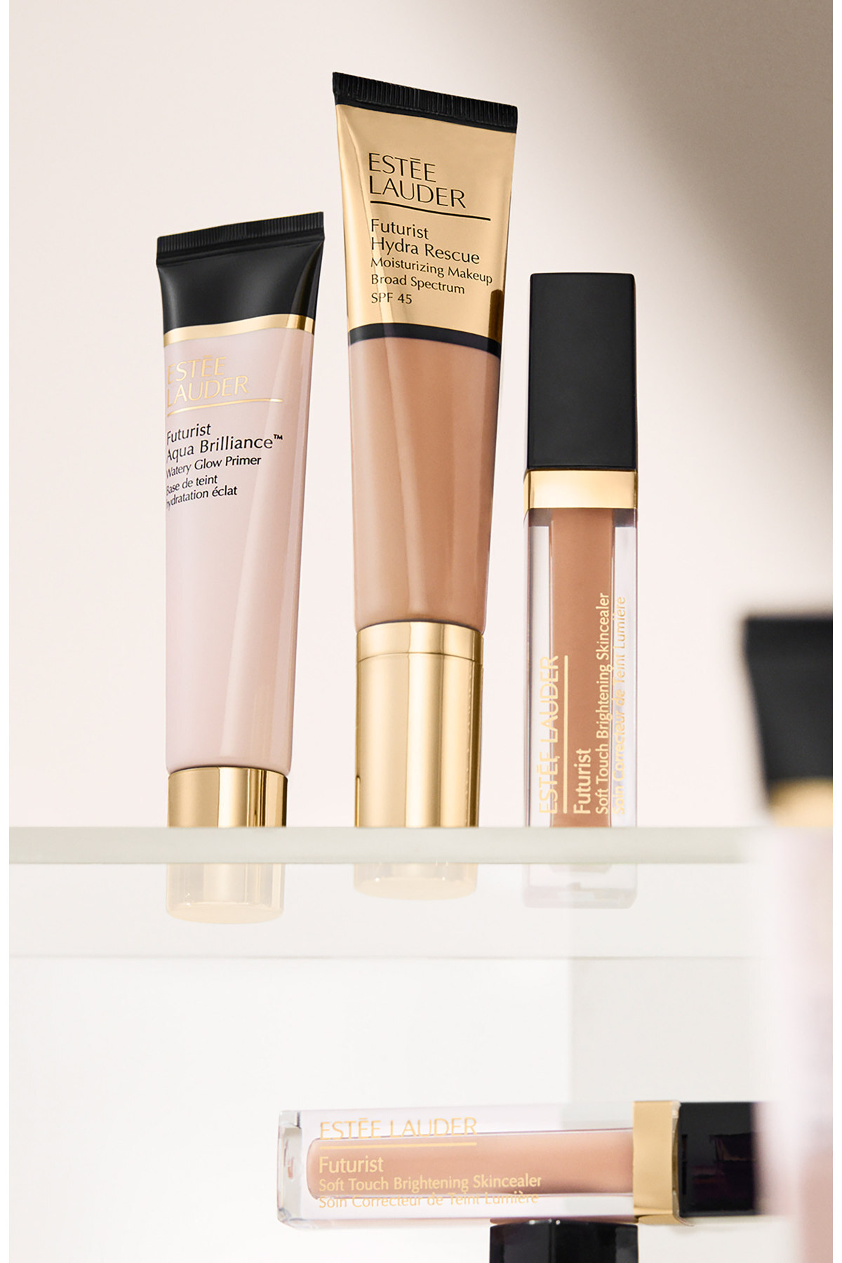 کانسیلر FUTURIST SOFT TOUCH BRIGHTTENING SKINCEALER CONCEALER 2N Estee Lauder