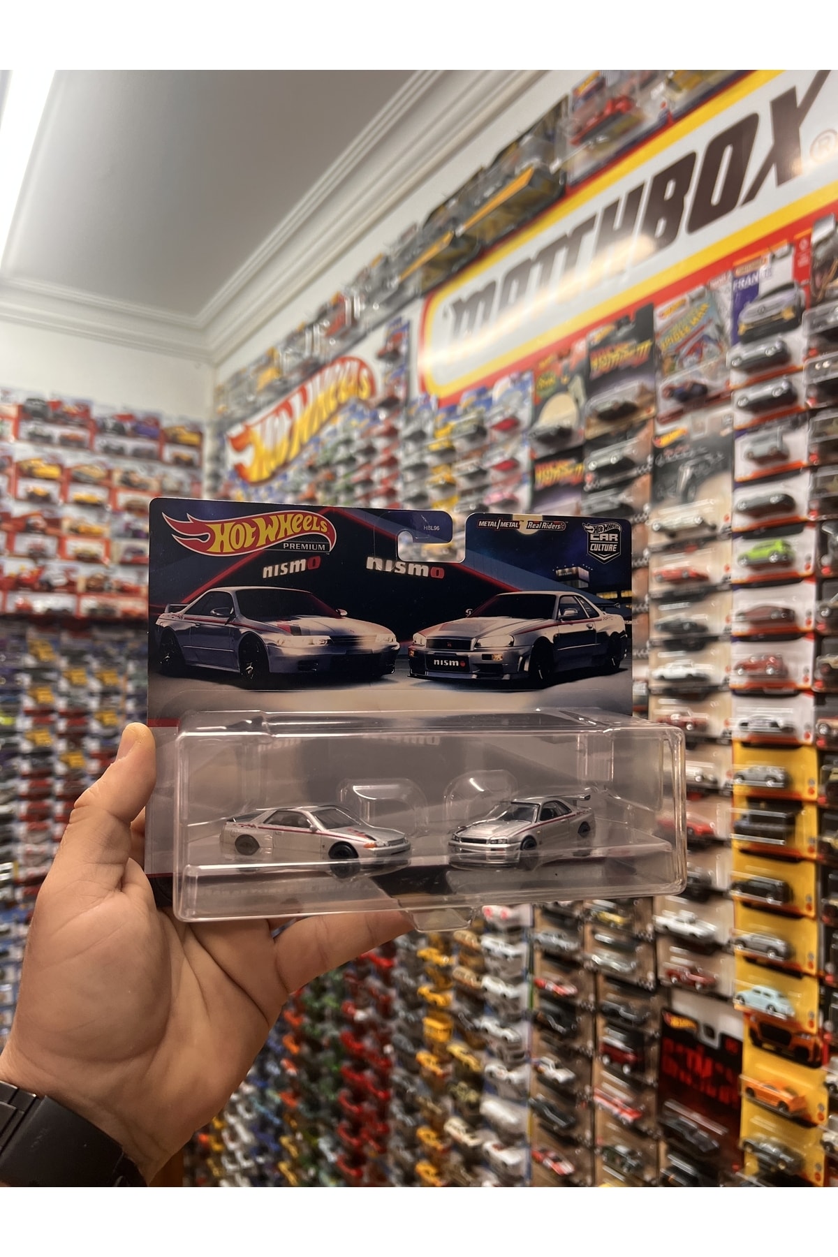 ماشین اسباب بازی ست دو نفره نیسان نیسمو فرهنگ خودرو از ترکیه HOT WHEELS