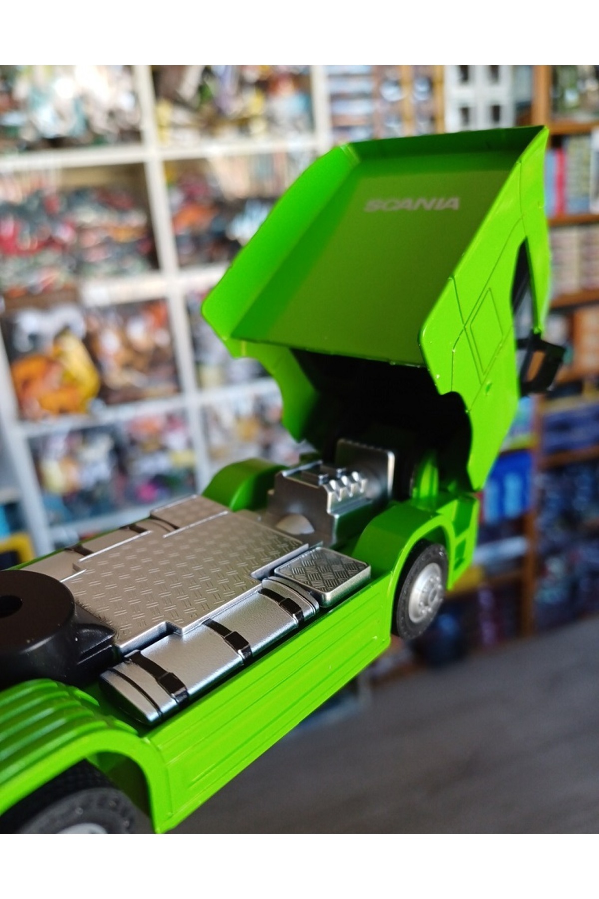 مدل خودرو سر کامیون فلزی SCANIA V8 R73 با بازشو به جلو 1.64 DIECAST GREEN اورجینال Oyuncak Evi