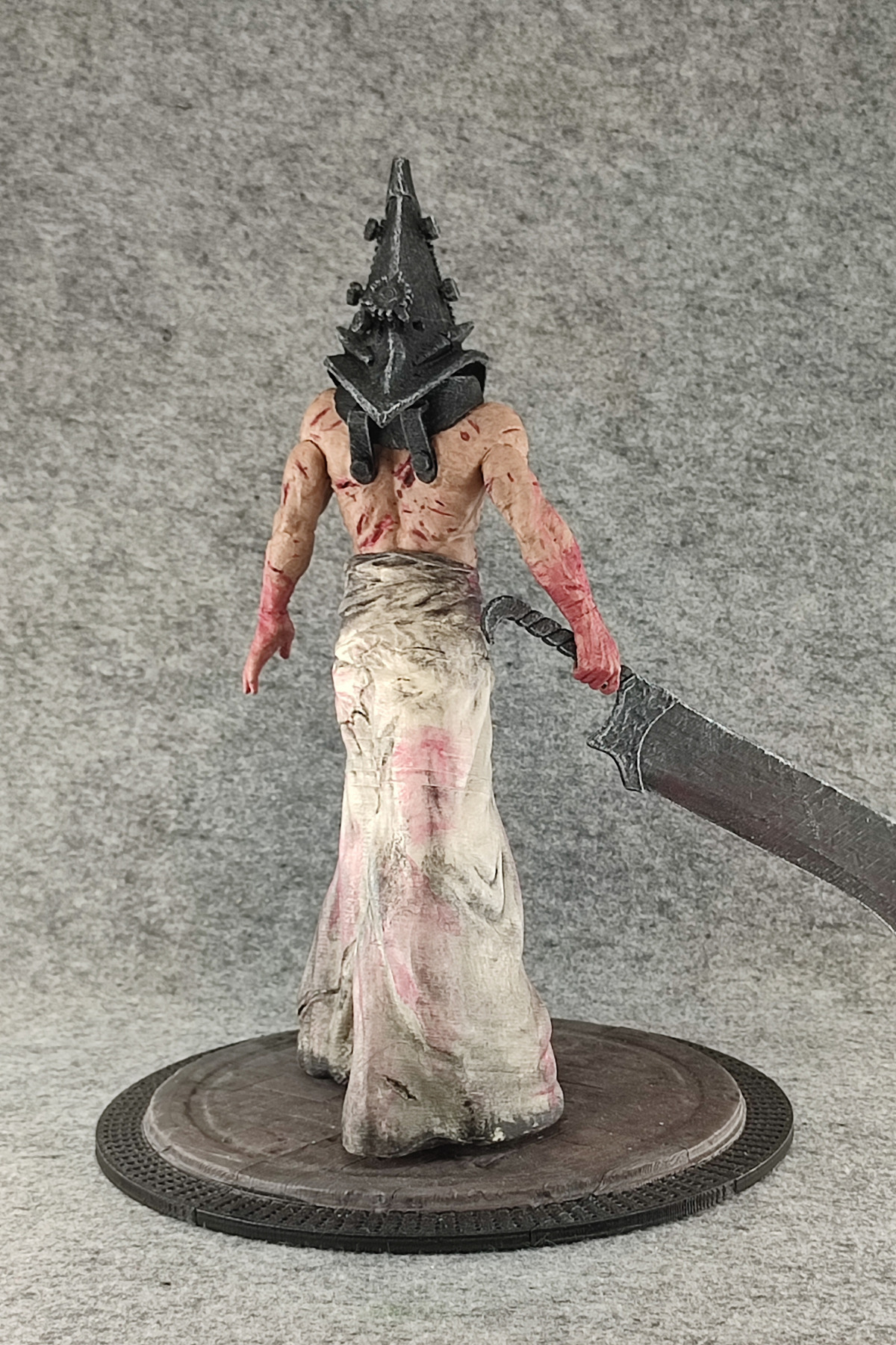 فیگور سر هرم SILENT HILL شکل 27 سانتی متری PWUL WORKS