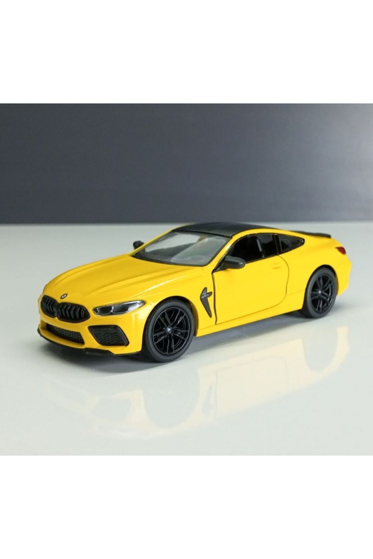 مدل خودرو 1:38 BMW M8 COMPETITION کوپه زرد اورجینال Kinsmart