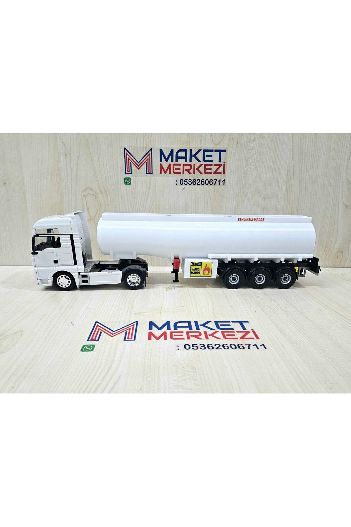 مدل خودرو تانکر 1 32 MAN TGX به طول 50 سانتی متر نام نوشته شده است اورجینال WELLY
