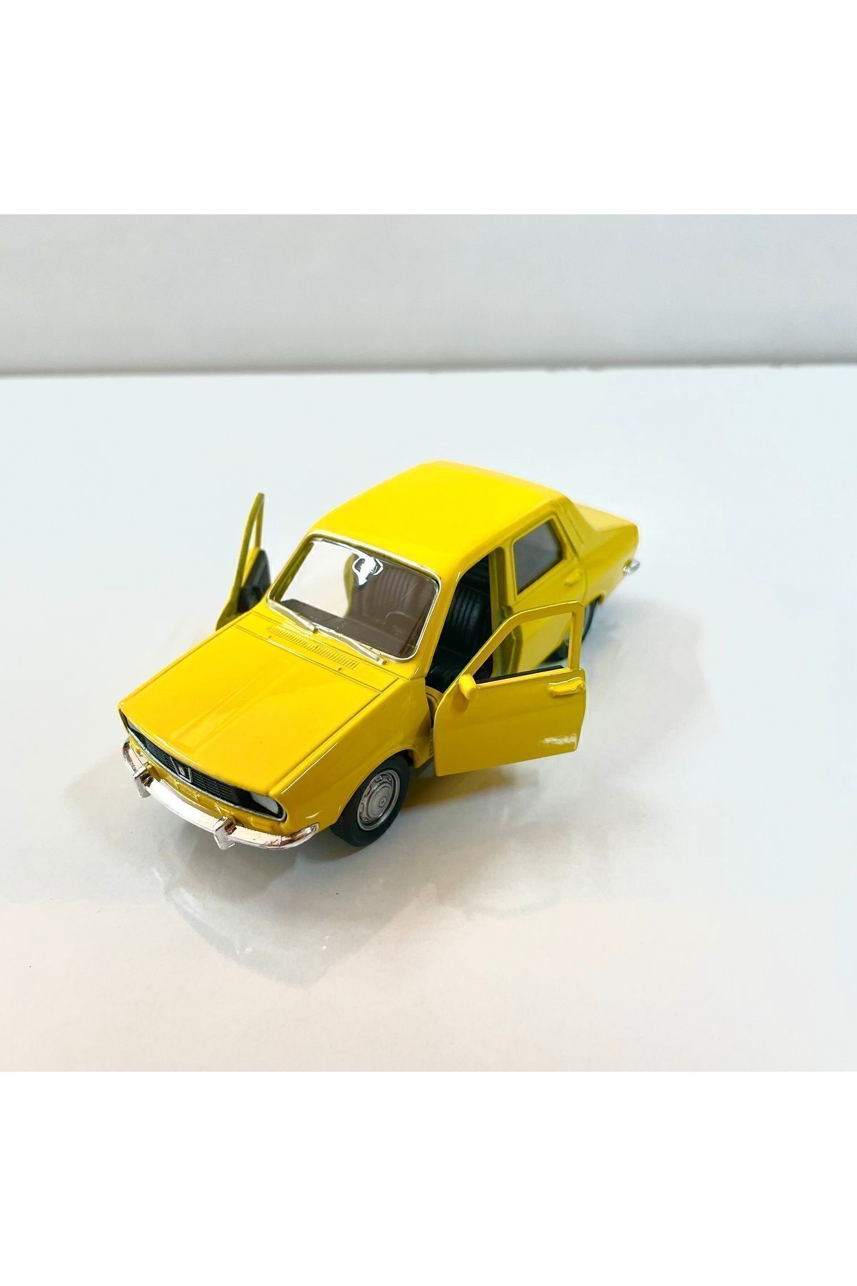مدل خودرو RENAULT 12 1 36 SCALE WELLY DIECAST METAL CAR TOY PULL DROP اورجینال WELLY