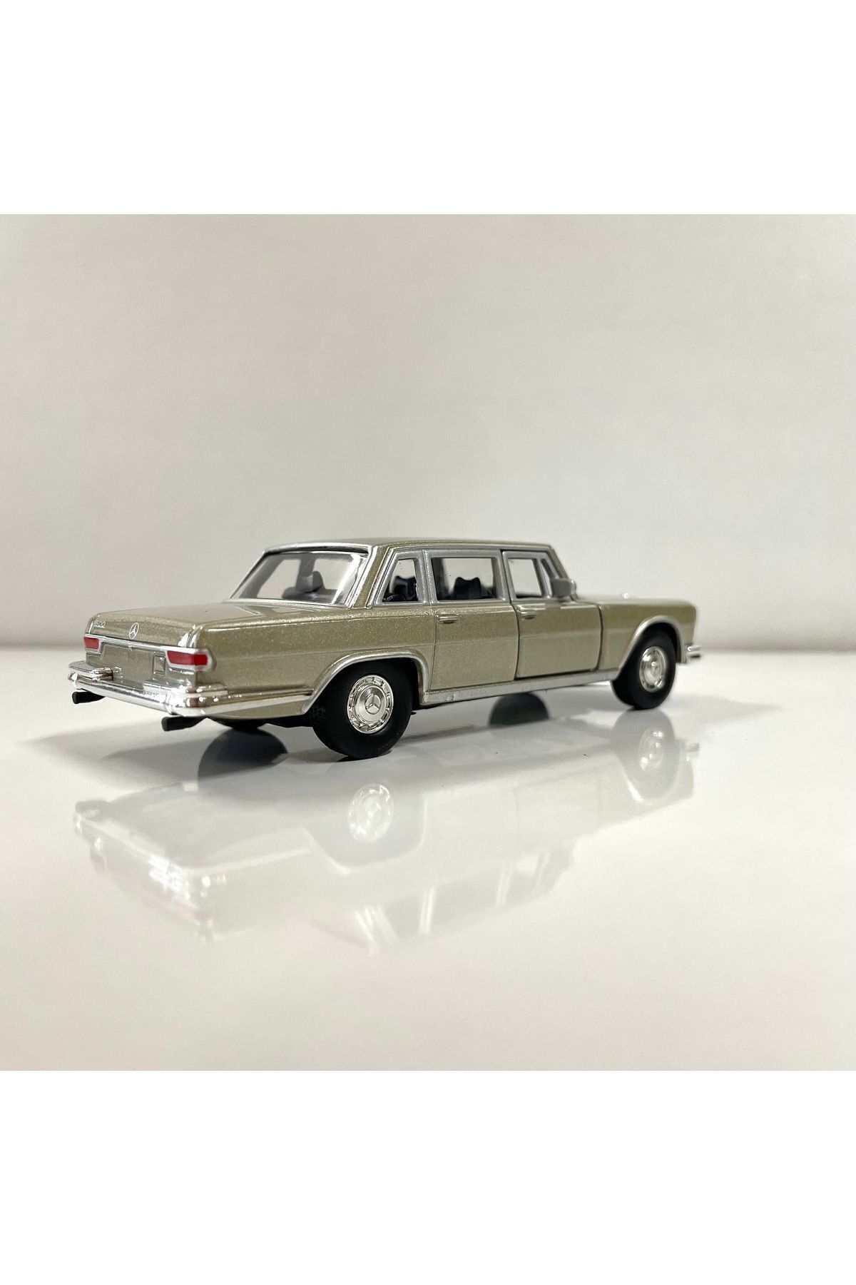 مدل خودرو 1963 MERCEDES BENZ 600 1 36 SCALE WELLY DIECAST METAL CAR TOY PULL DROP اورجینال WELLY