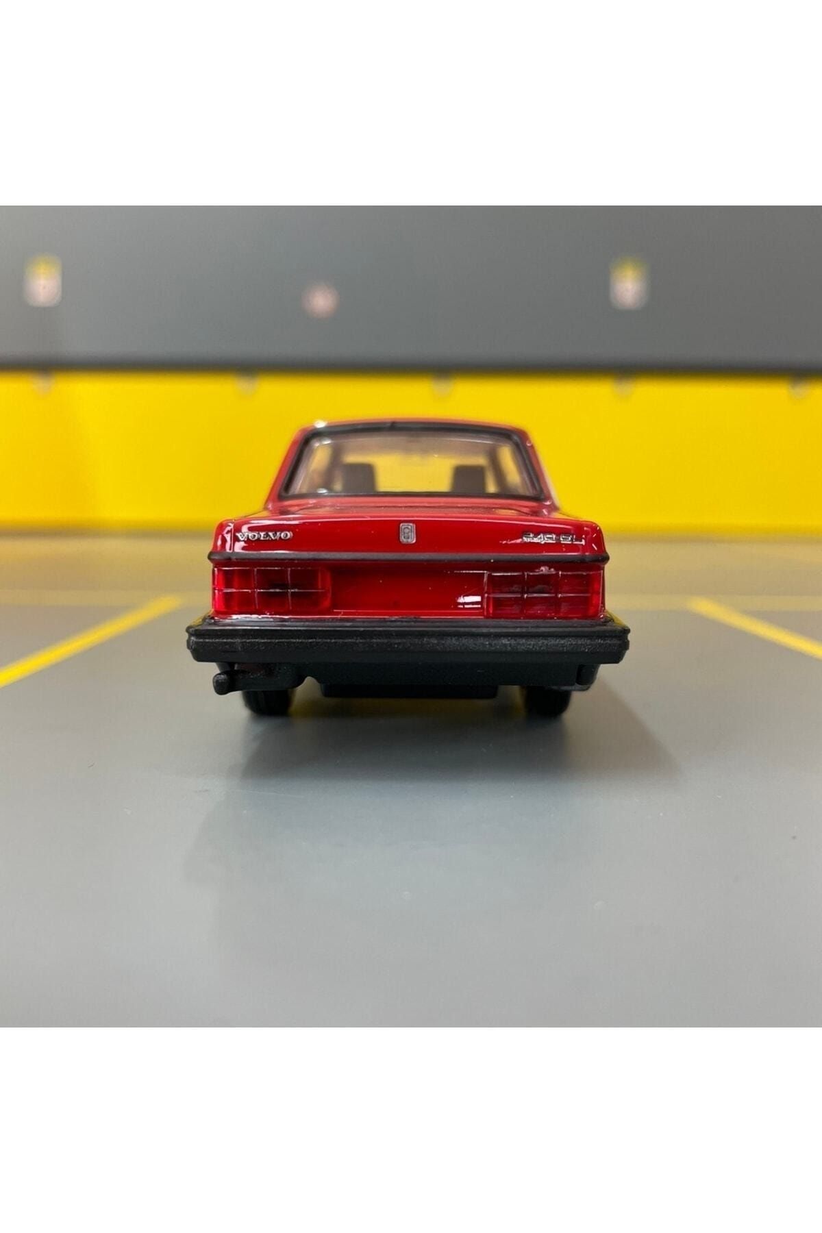 مدل خودرو ماشین اسباب بازی ولوو 240 GL 1 36 SCALE DIECAST METAL MODEL اورجینال WELLY