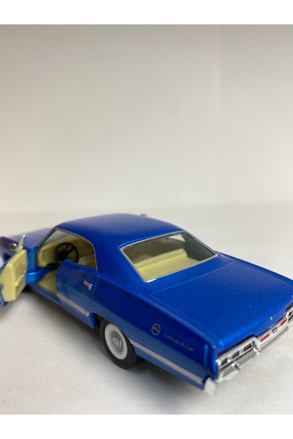 مدل خودرو ماشین اسباب‌بازی فلزی 1957 شورلت ایمپالا 12 سانتی‌متری در مقیاس 1:36 اورجینال Diecast
