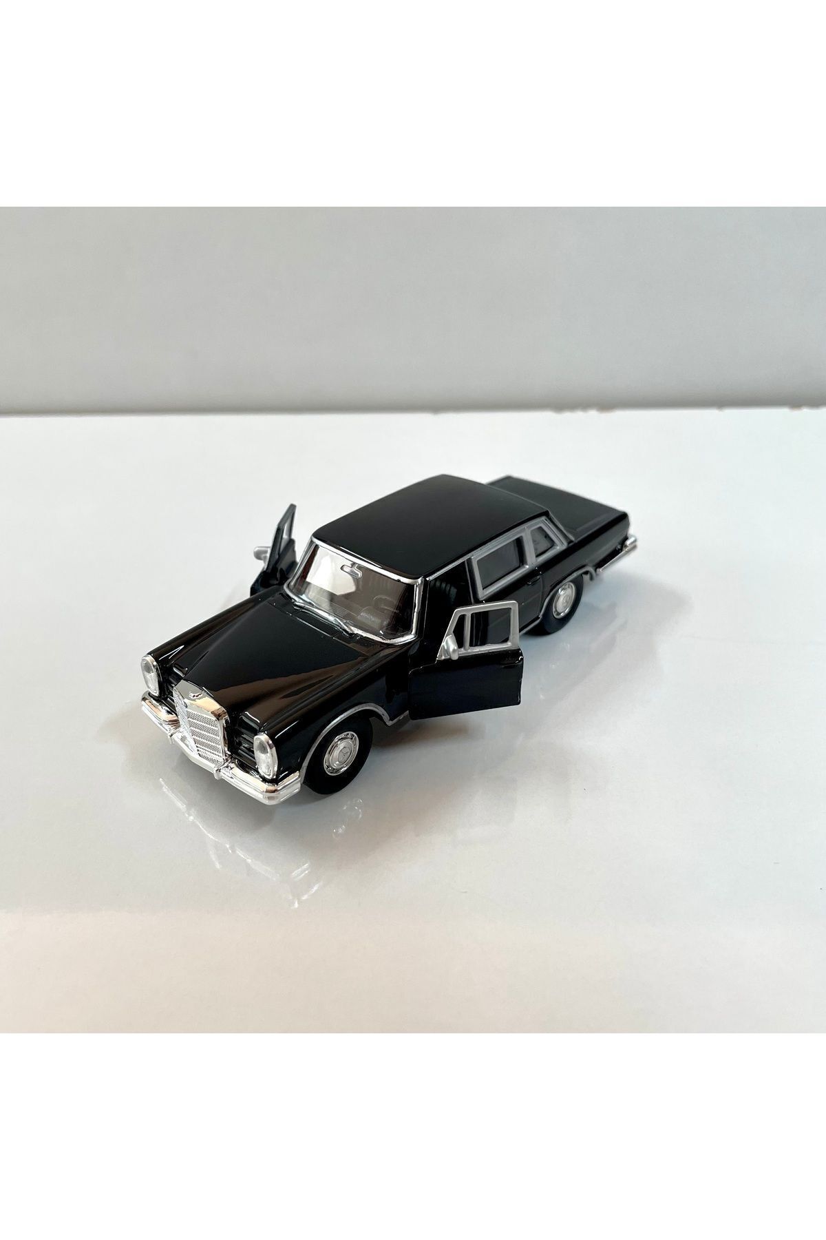 مدل خودرو 1963 MERCEDES BENZ 600 1 36 SCALE WELLY DIECAST METAL CAR TOY PULL DROP اورجینال WELLY