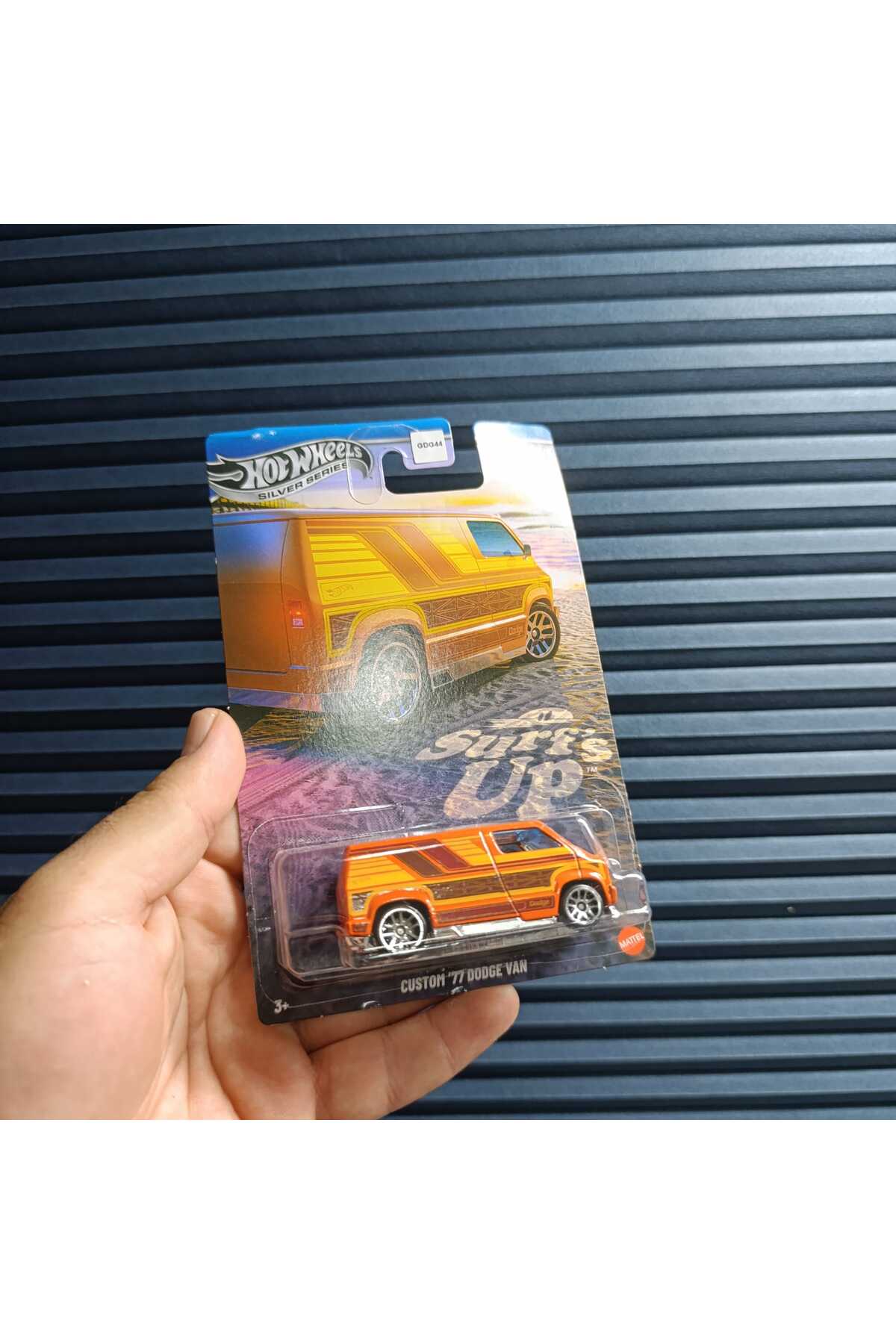 ماشین اسباب بازی سفارشی 77 DODGE VAN SURF'S UP هات ویلز اورجینال HOT WHEELS
