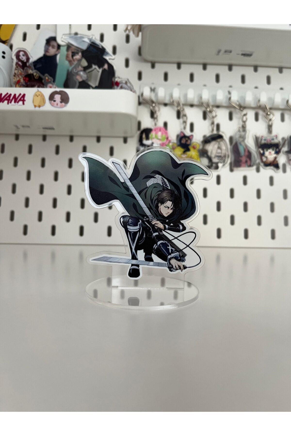 فیگور ATTACK ON TITAN ANIME LEVI ACRYLIC FIGUR STAND از ترکیه Hara Company