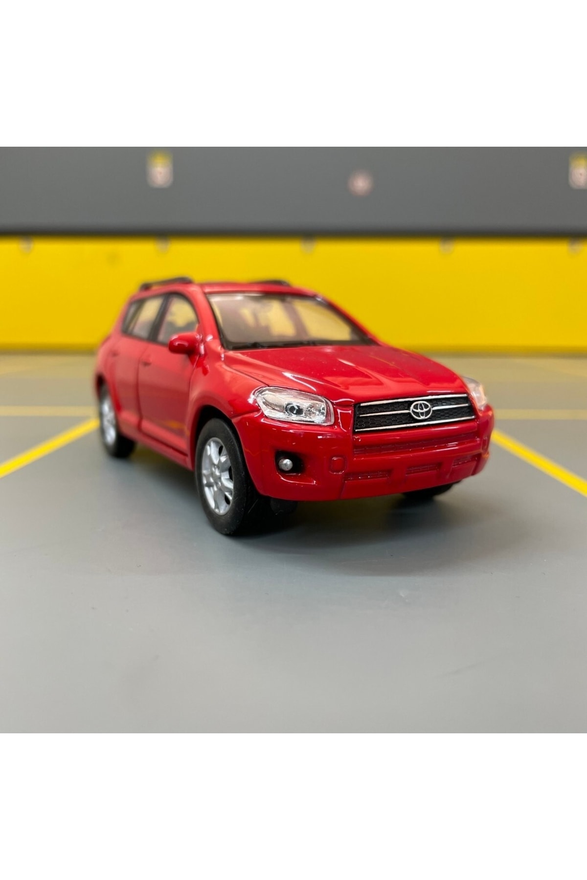 مدل خودرو TOYOTA RAV4 1 36 SCALE DIECAST METAL MODEL CAR PULL DROP TOY اورجینال WELLY
