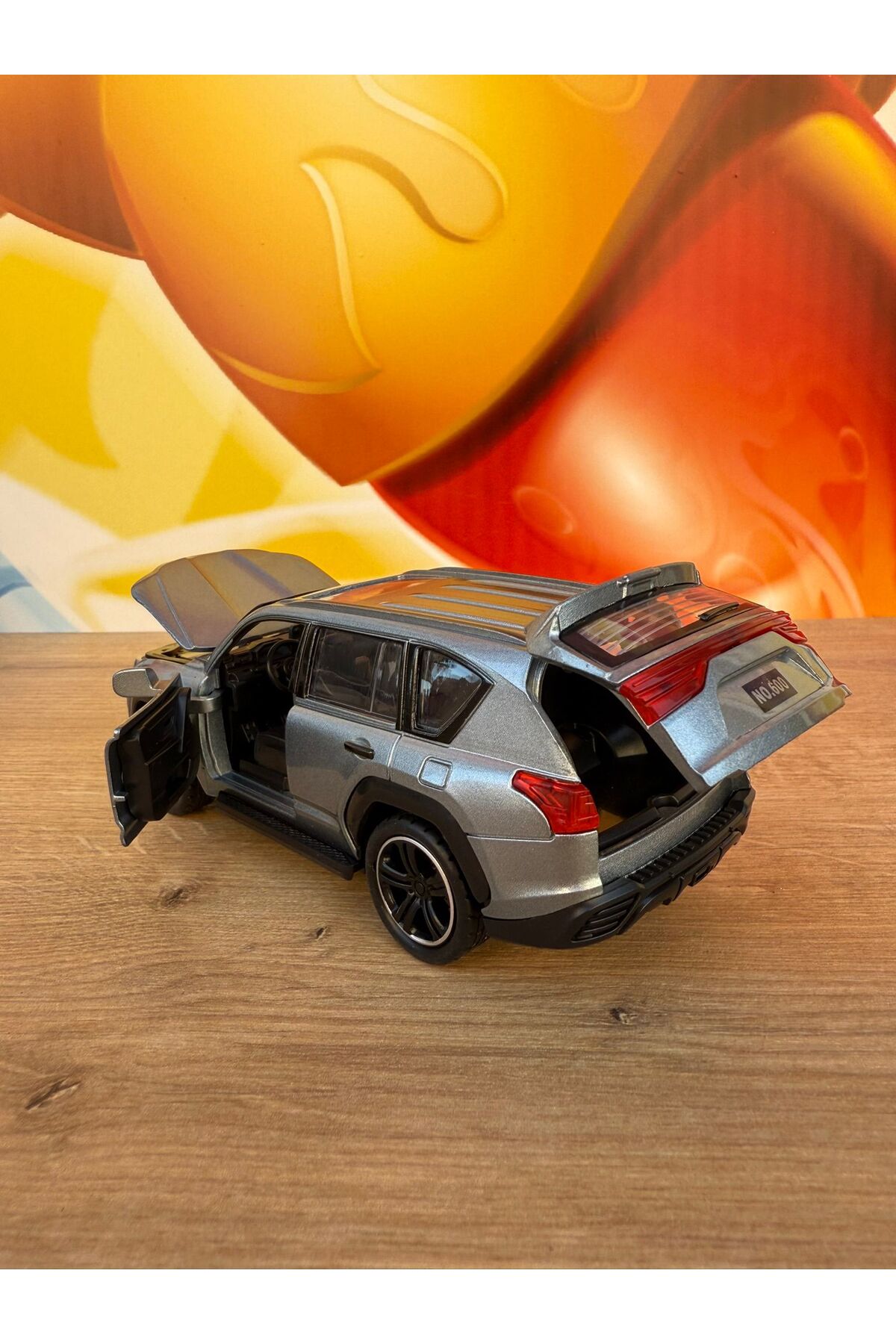 مدل خودرو لکسوس JEEP DIECAST CAR SMOKED DESERT LEXUS 570 MODEL درهای باز شونده با صدا و نور اورجینال scntoys