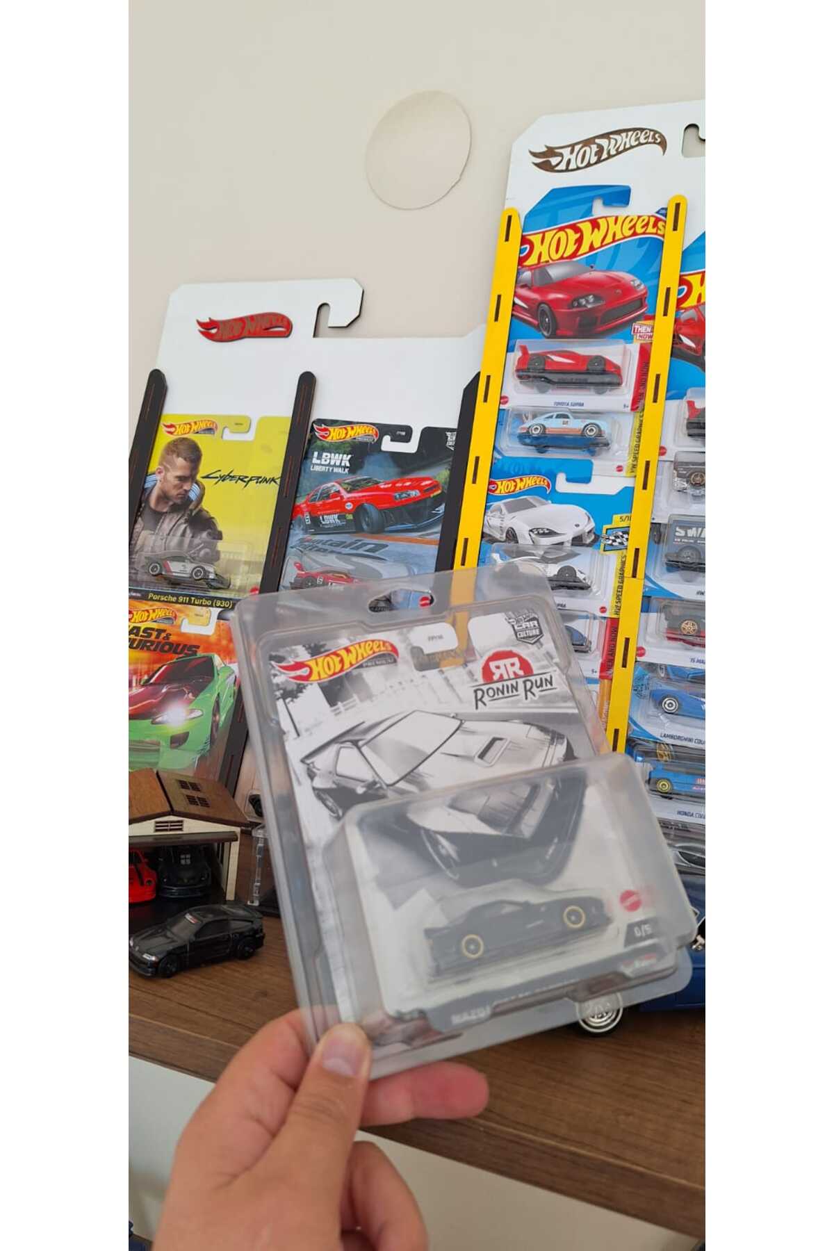 ماشین اسباب بازی مقیاس محافظت حق بیمه HOTWHEELS 1.64 هات ویلز اورجینال HOT WHEELS