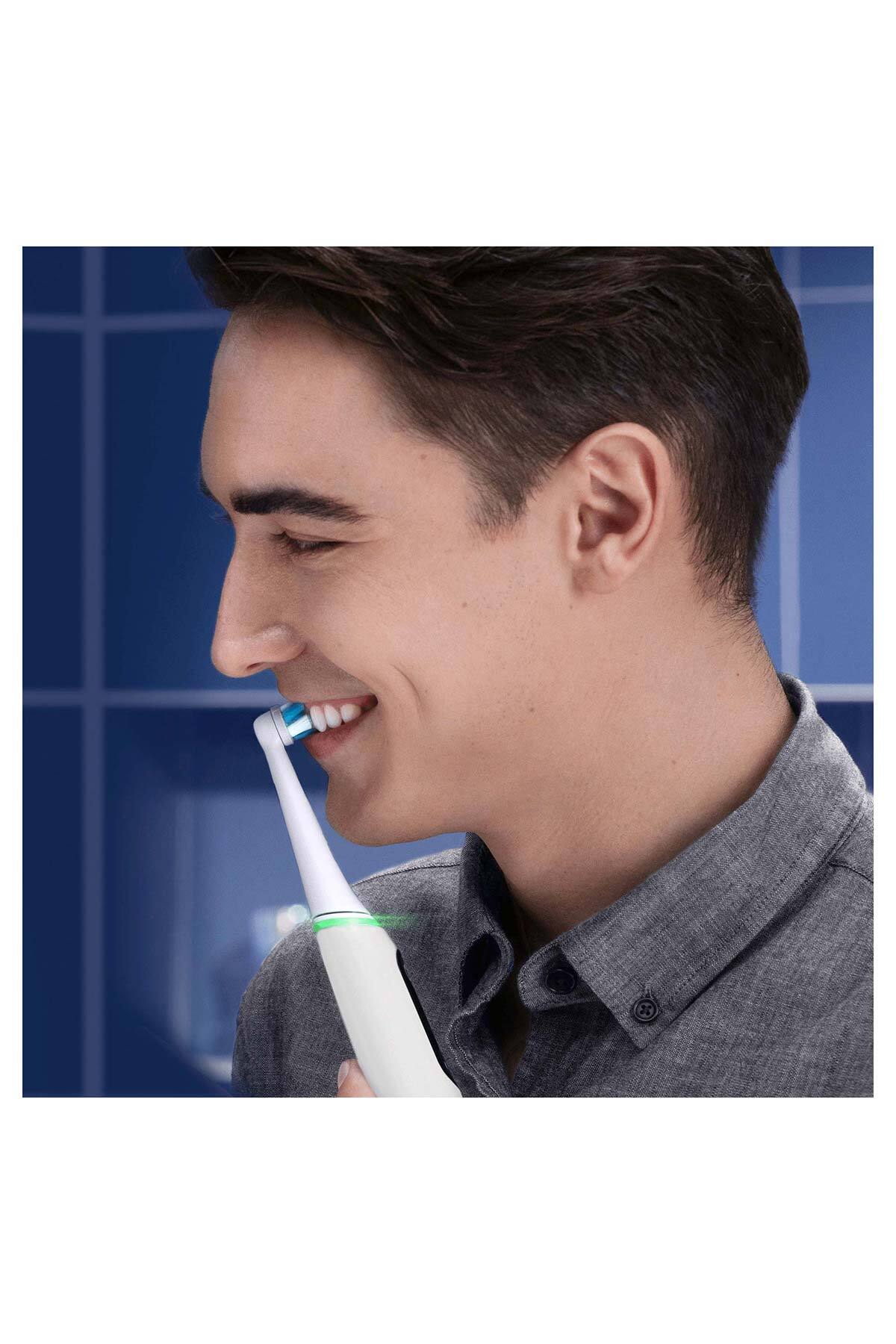 Oral-B مسواک برقی شارژی IO 6 رنگ سفید
