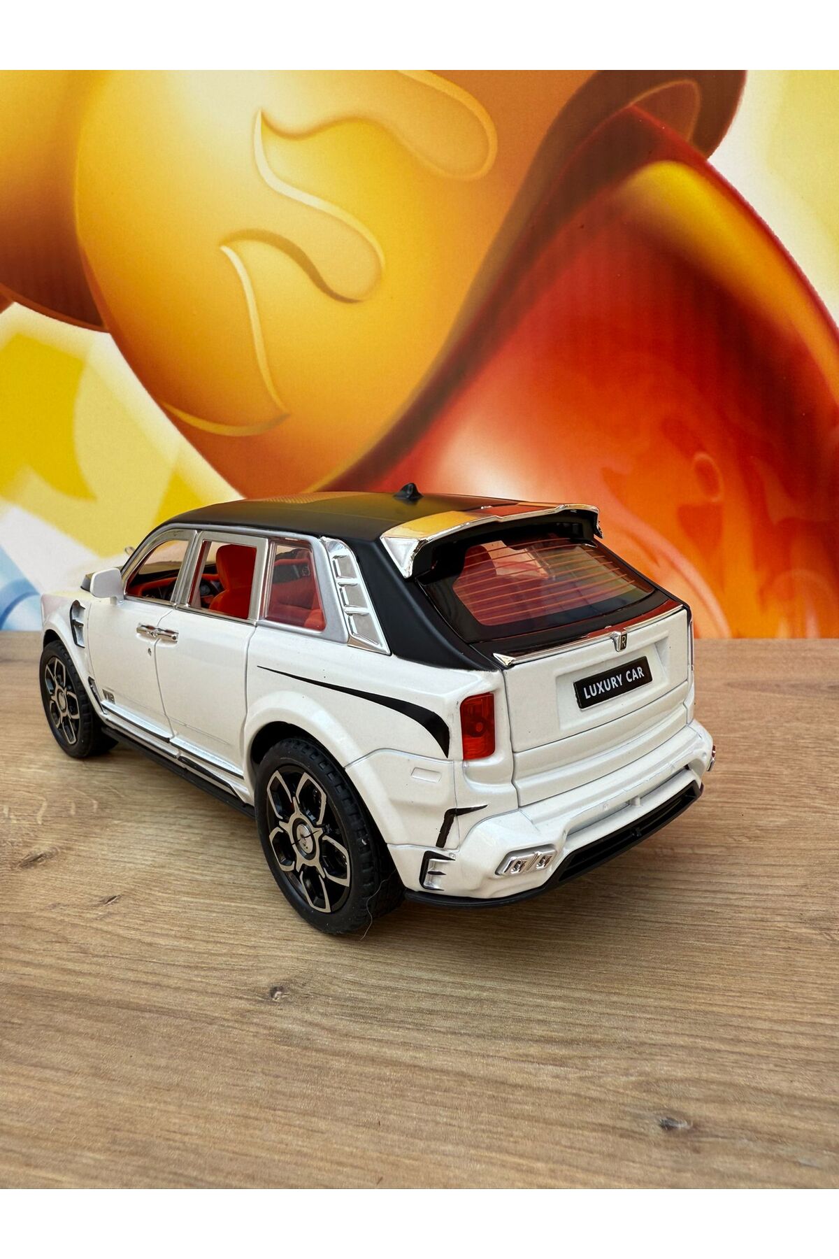 مدل خودرو DIE CAST ROLLS ROYCE SUV متال رولز رویس درهای بازشو نور صدا ماشین 22 سانتی متر اورجینال scntoys