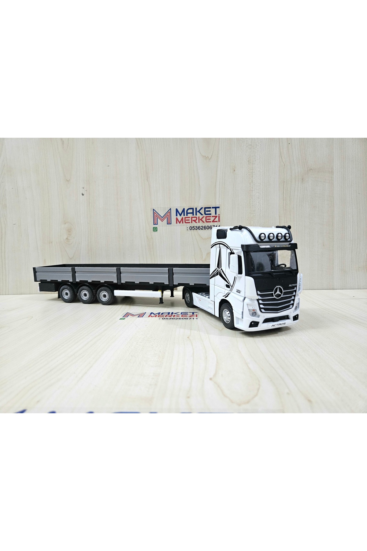 مدل خودرو نیم متر طول 1 36 تریلر MERCEDES ACTROS RAIL نام نوشته شده سفید اورجینال Maket