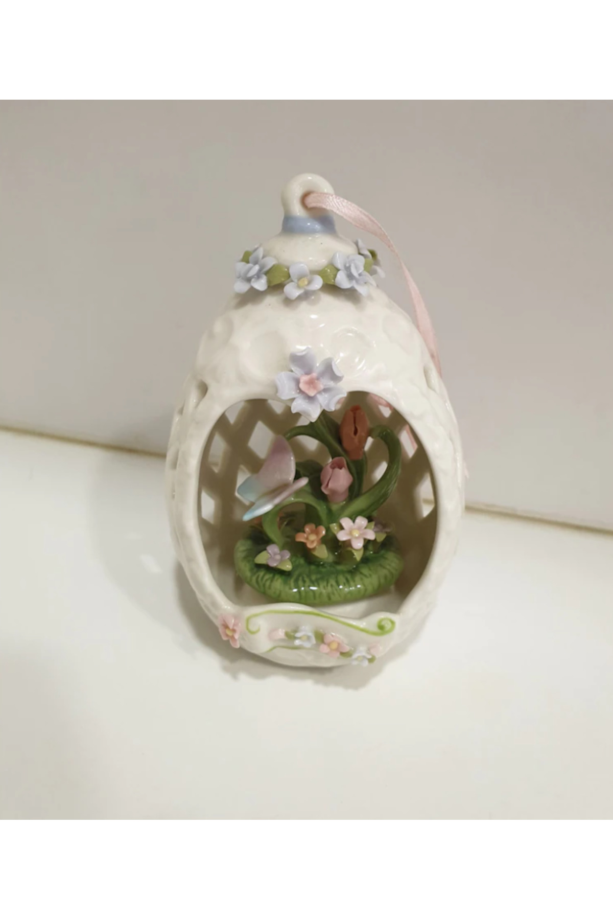 فیگور مجسمه تزیینی کاپودیمونته طرح پروانه گلدار 11X5CM دست ساز تزیین خاص کار زیبا esdekor