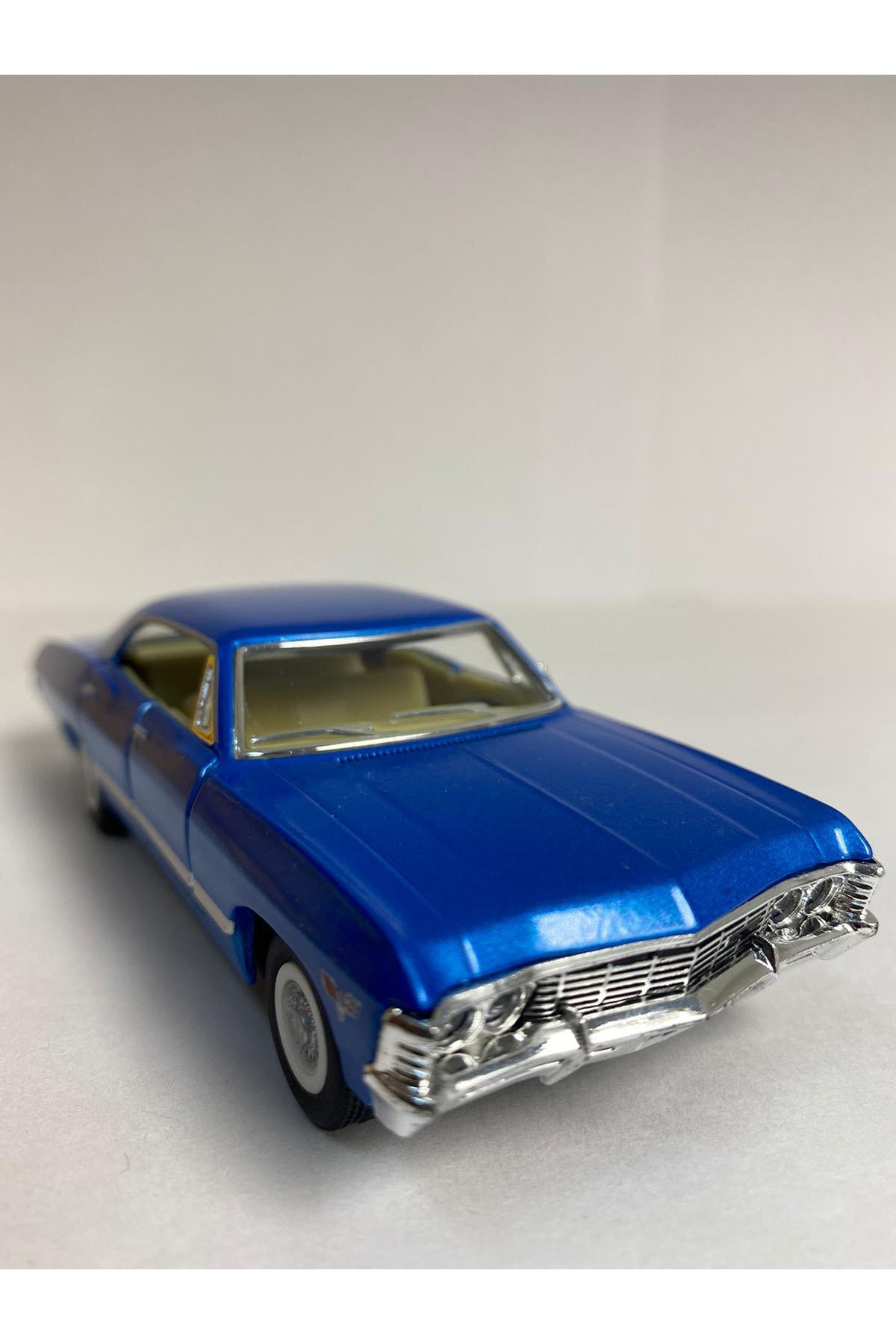 مدل خودرو ماشین اسباب‌بازی فلزی 1957 شورلت ایمپالا 12 سانتی‌متری در مقیاس 1:36 اورجینال Diecast