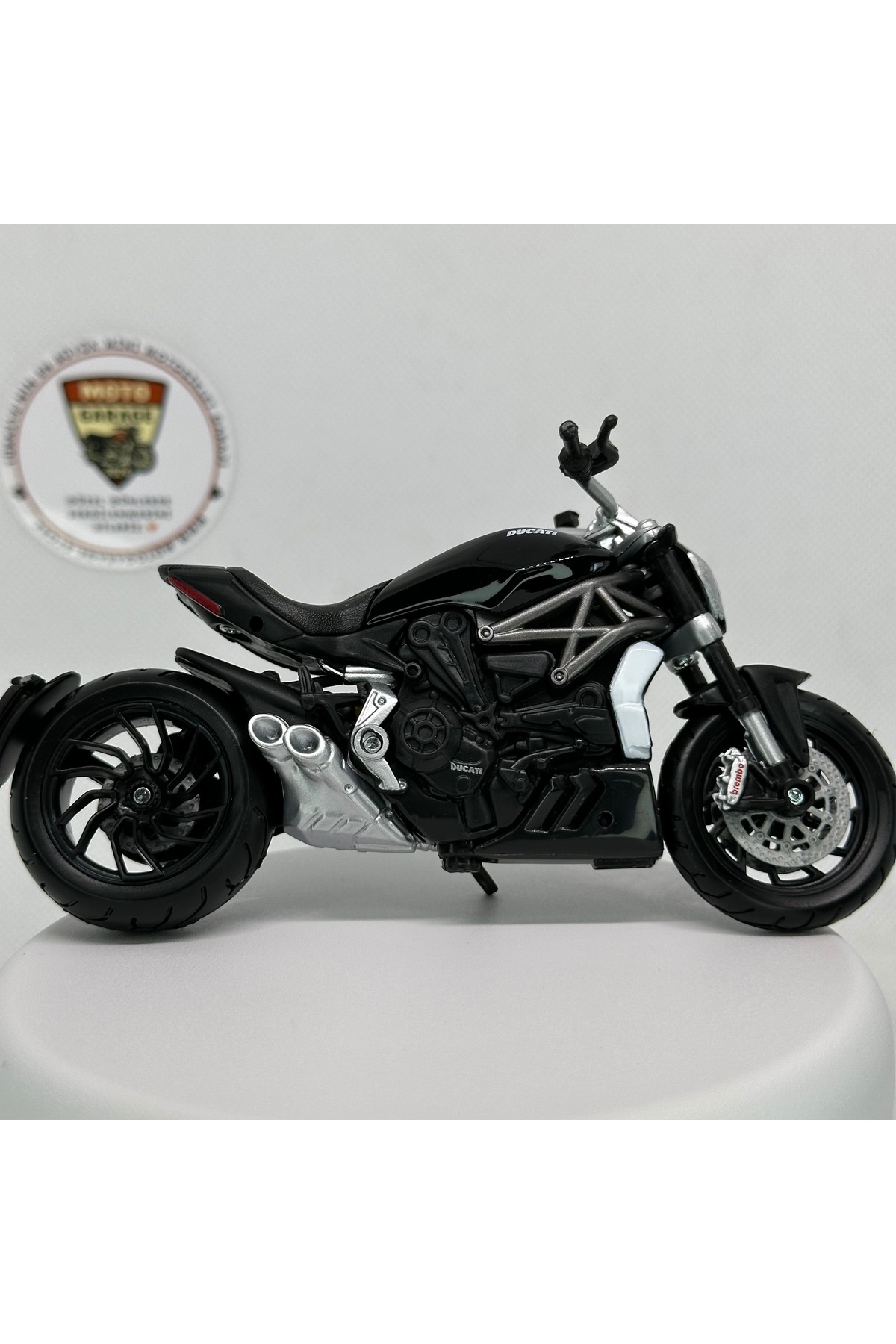 مدل خودرو موتورسیکلت DUCATI XDIAVEL 1:18 DIECAST METAL MODEL – دارای مجوز MAISTO اورجینال BBURAGO