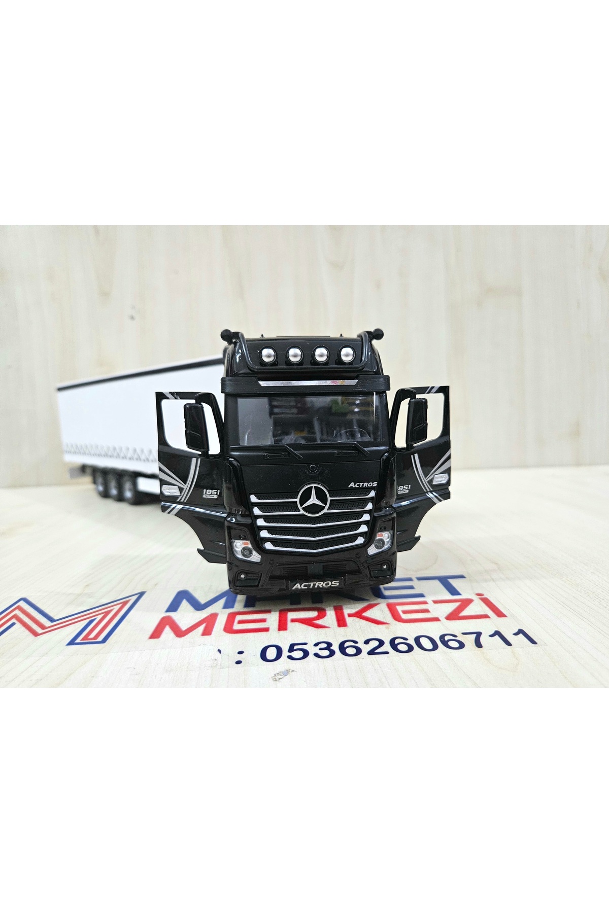 مدل خودرو نیم متر طول 1 36 MERCEDES ACTROS TILT TRUCK MODEL نام نوشته شده مشکی اورجینال Maket